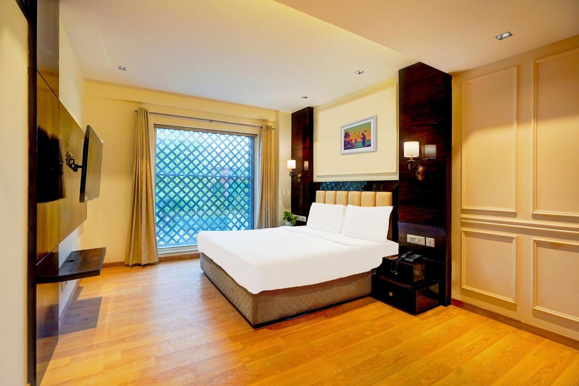 Palette South Delhi Formerly Imperial 3*