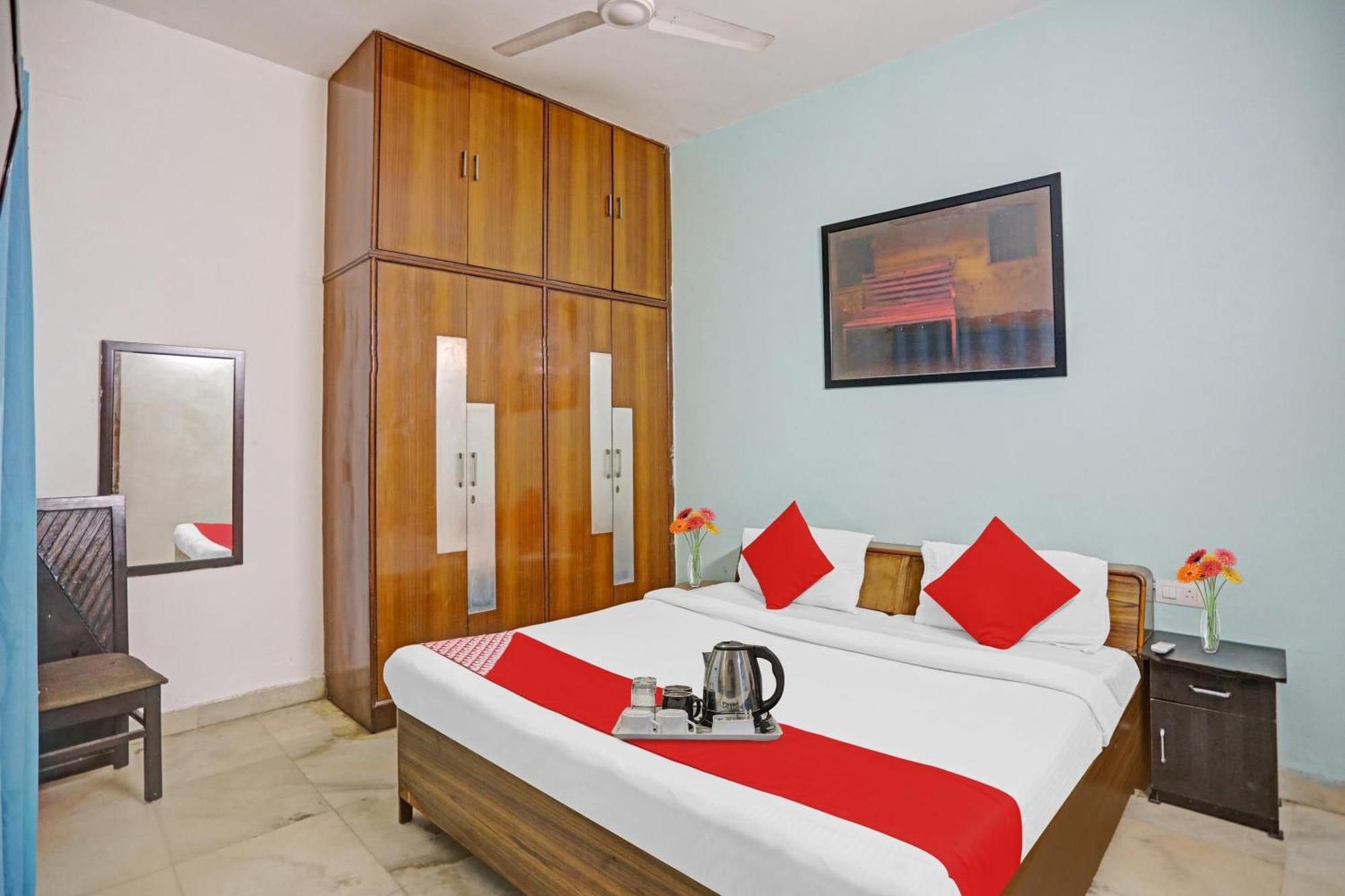 O Premium Near Dlf Avenue Saket 3*