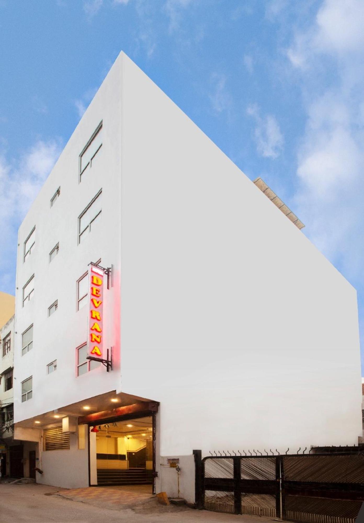 Hotel Devrana Delhi Airport New Delhi
