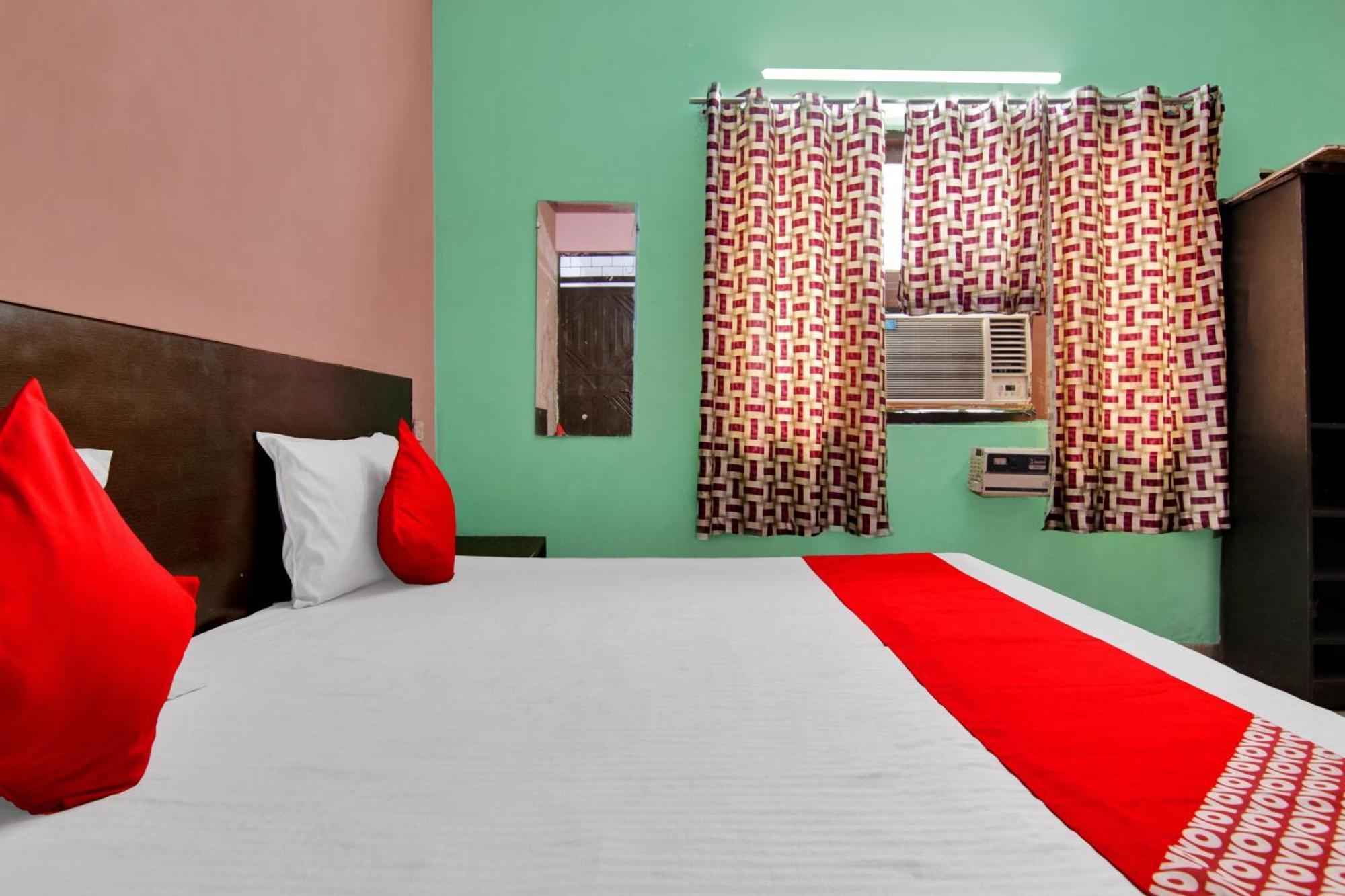 Oyo Flagship 81167 Swagat Dx Hotel New Delhi