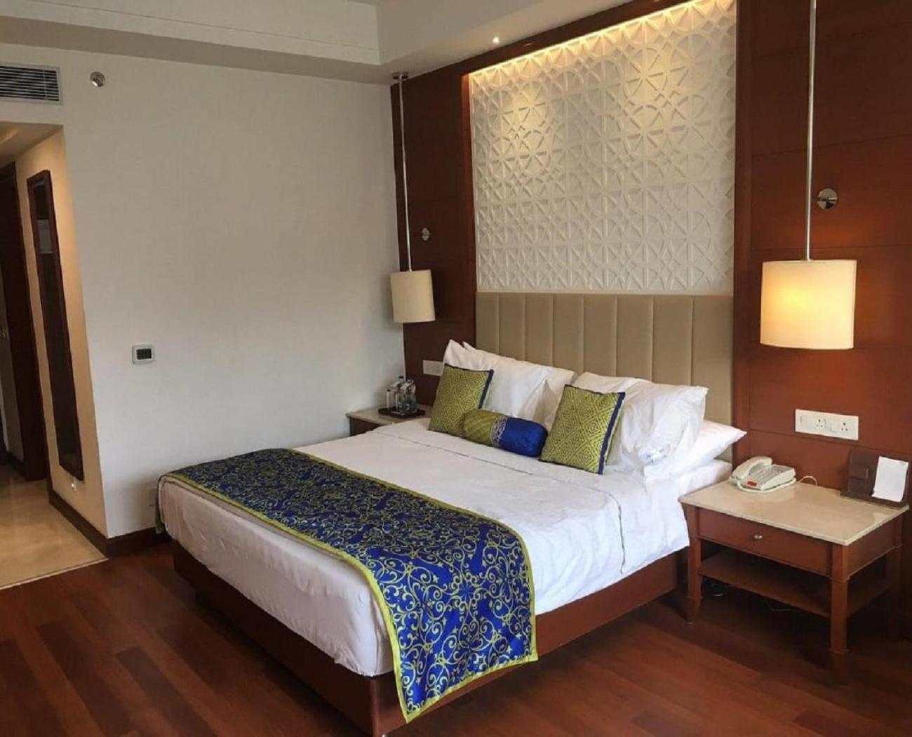 Tu Casa Delhi Airport Hotel 4*