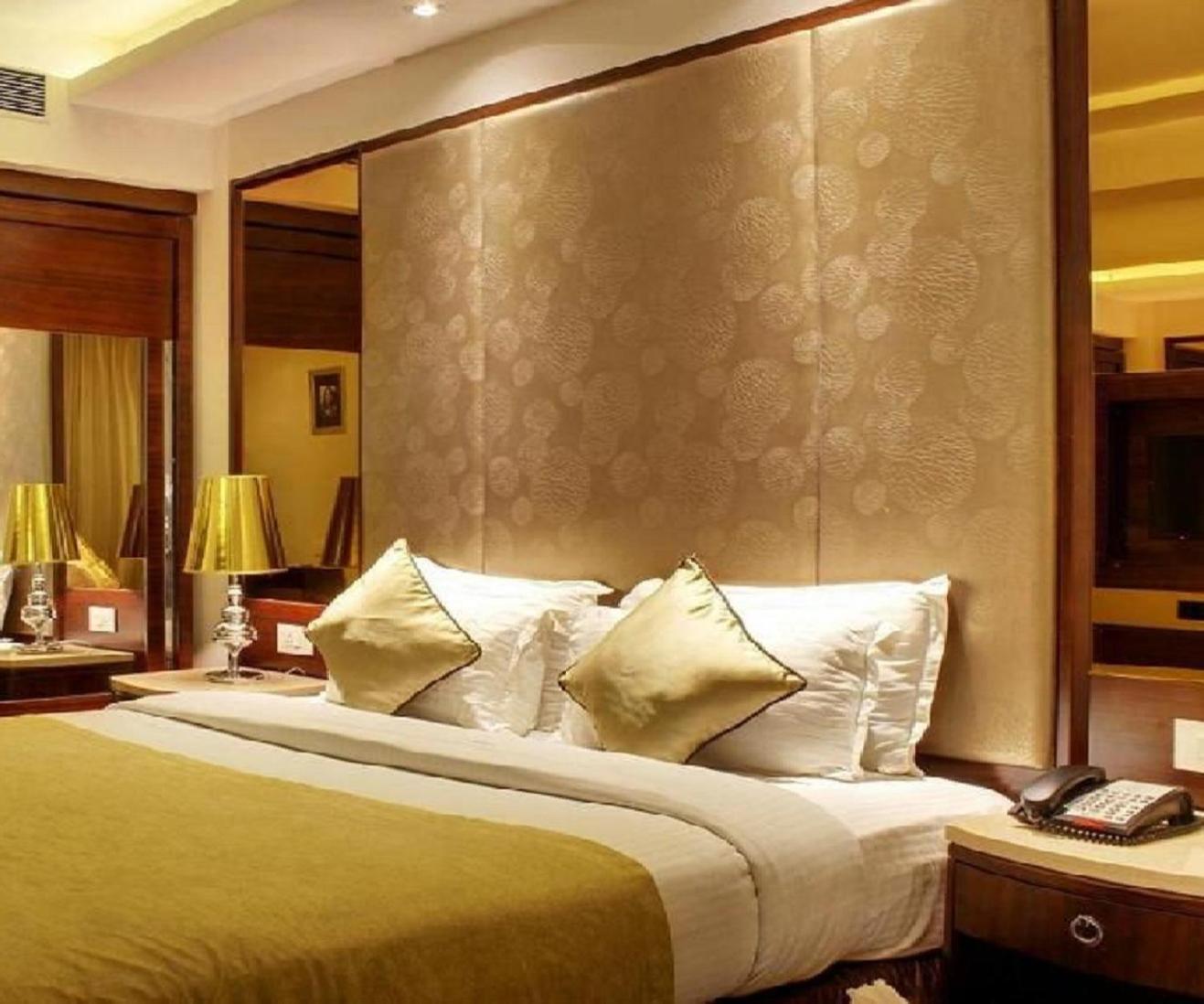 Tu Casa Delhi Airport Hotel 4*
