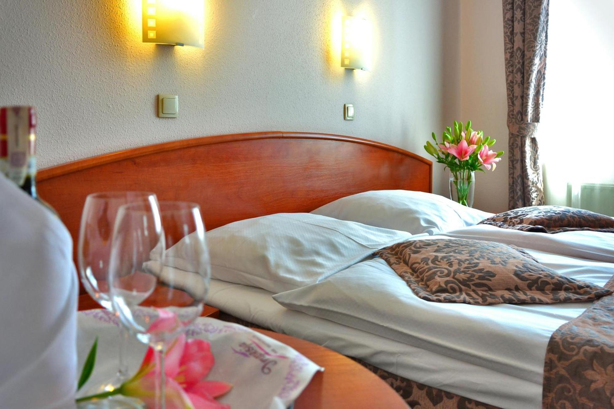 Hotel Ocean Near Delhi Airport