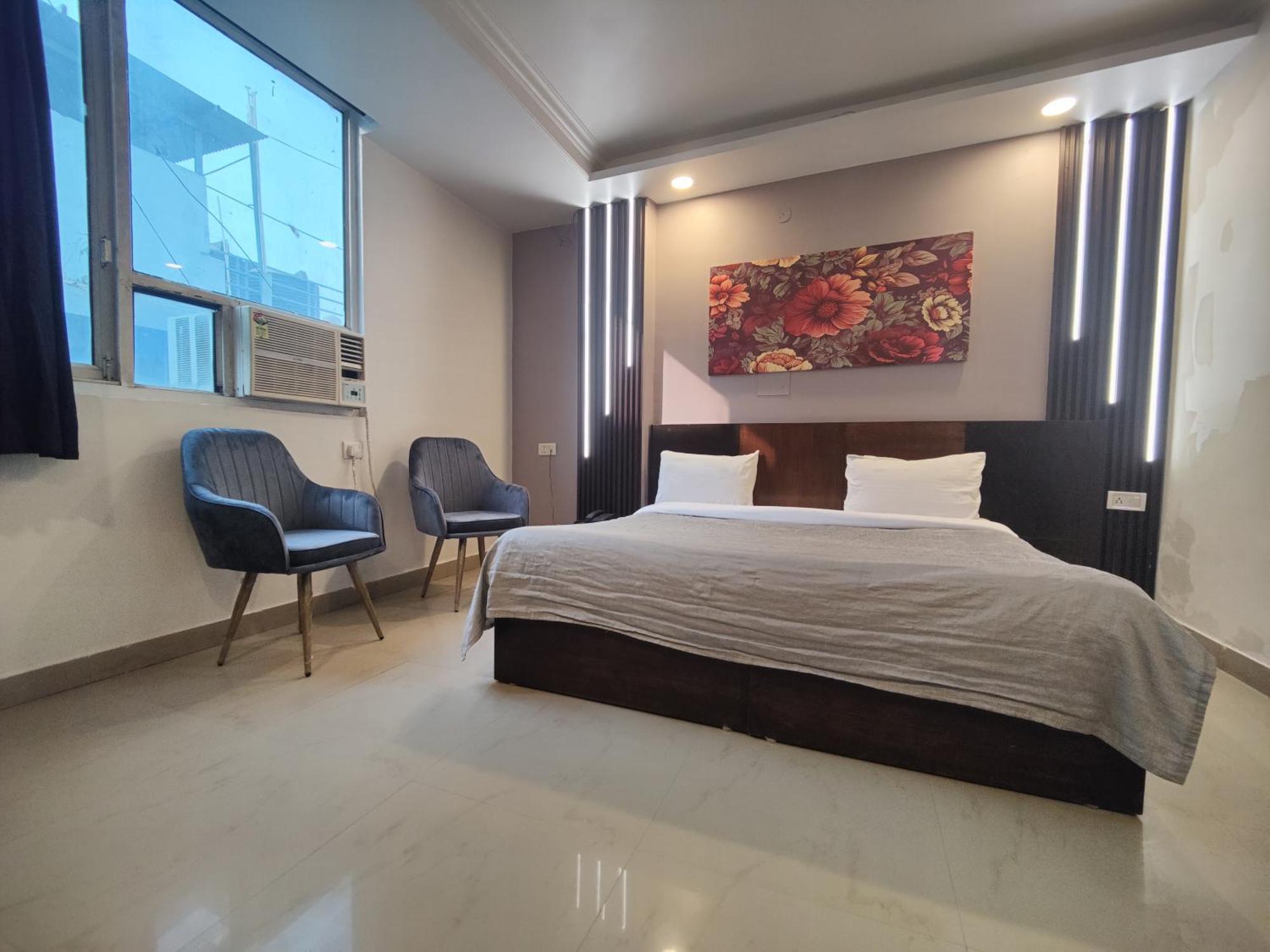 Aditya Delhi Airport Hotel 3*