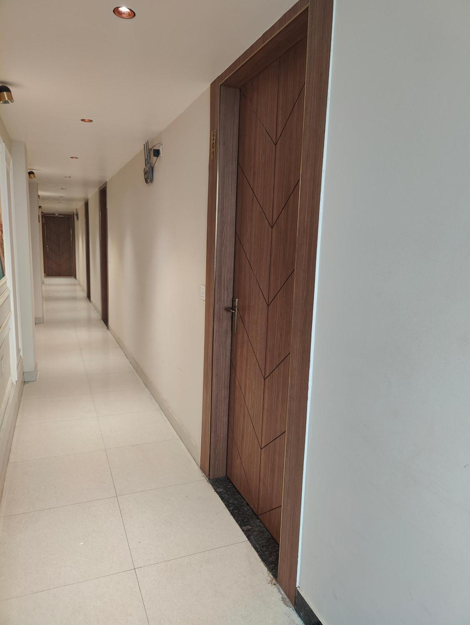 Nova Near Delhi Airport Hotel 4*