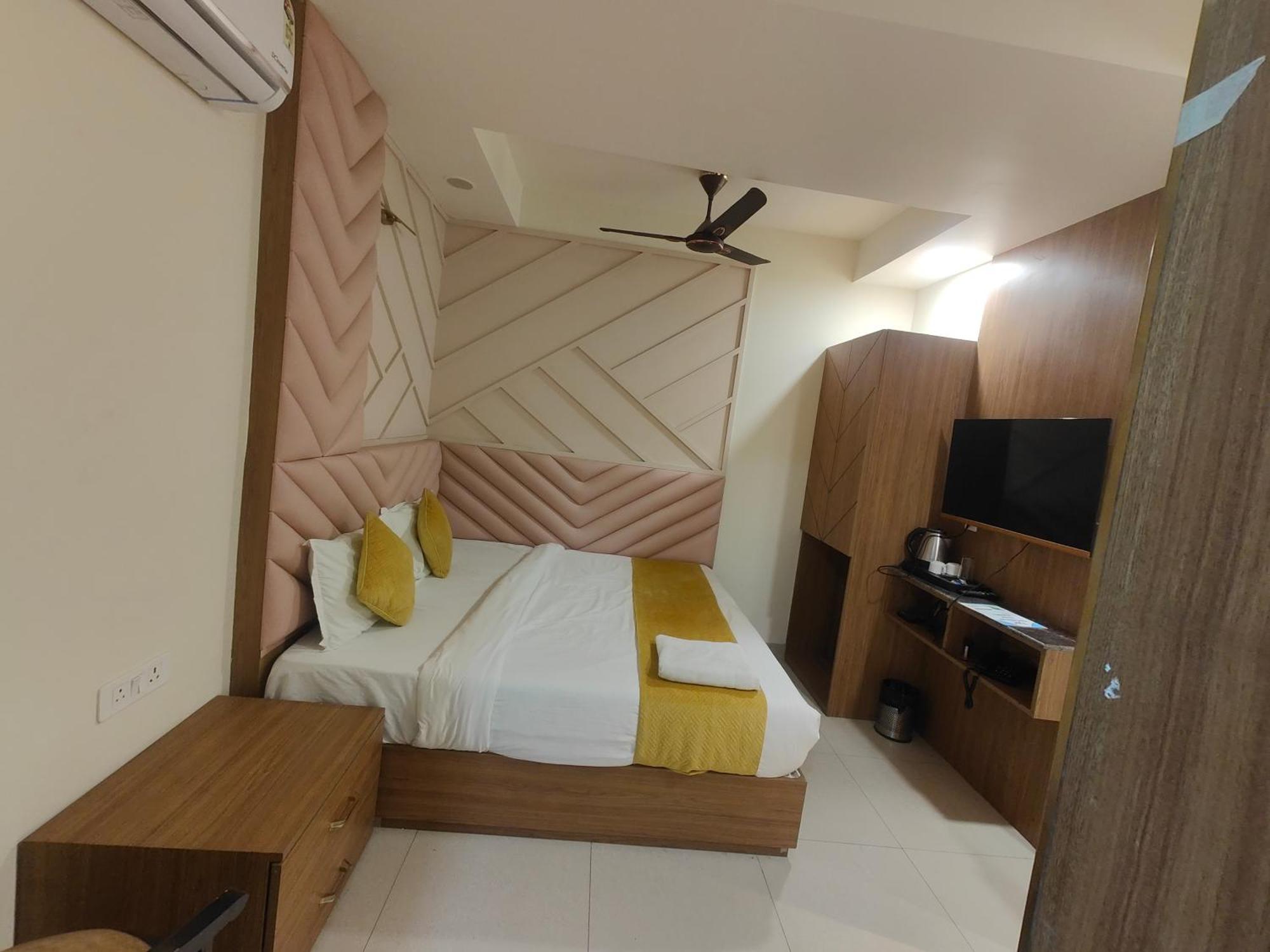 Hotel Nova Near Delhi Airport