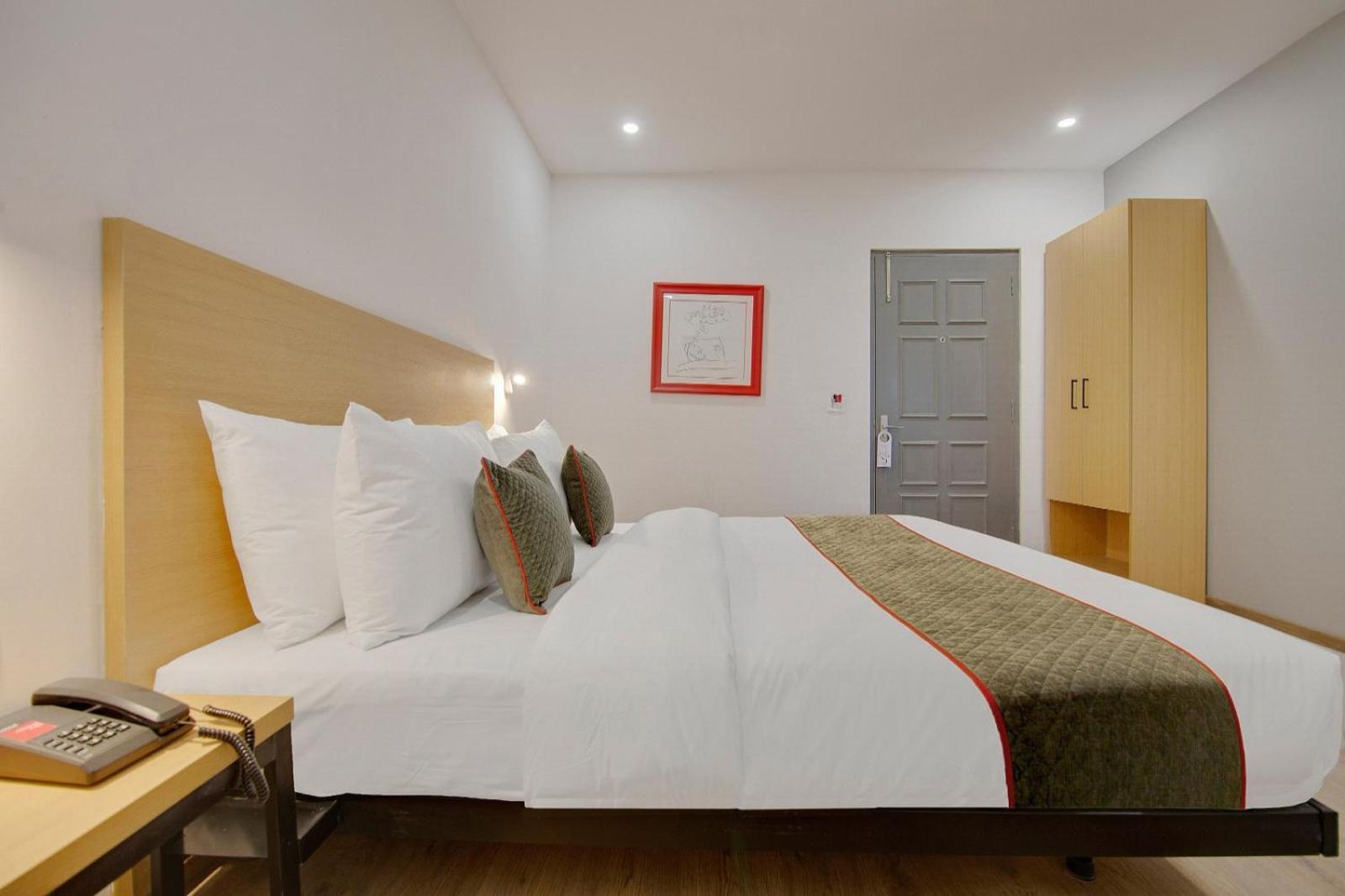 Ivy Plaza Hotel 4*