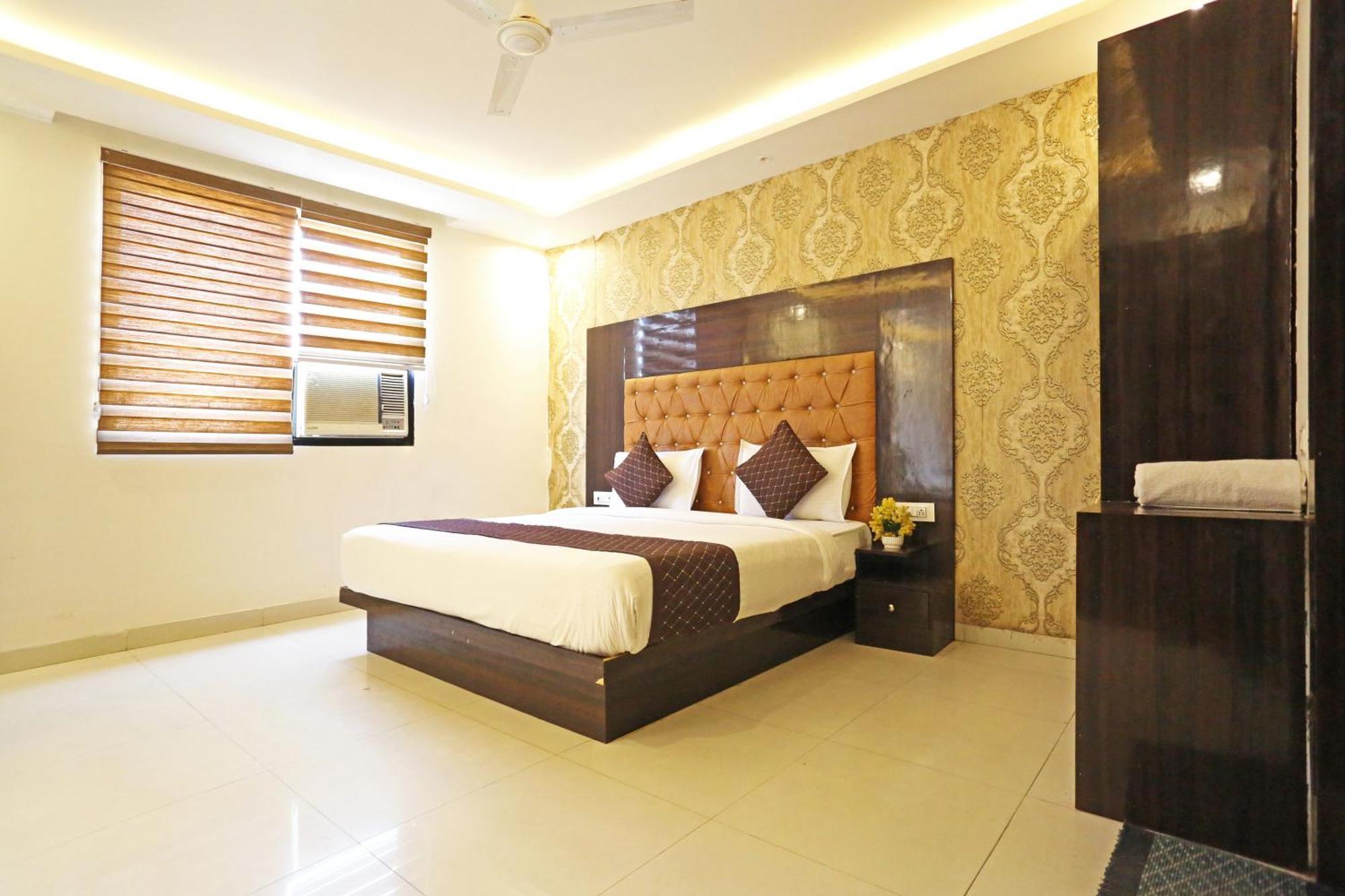 Grand Iconic Near Igi Airport Hotel
