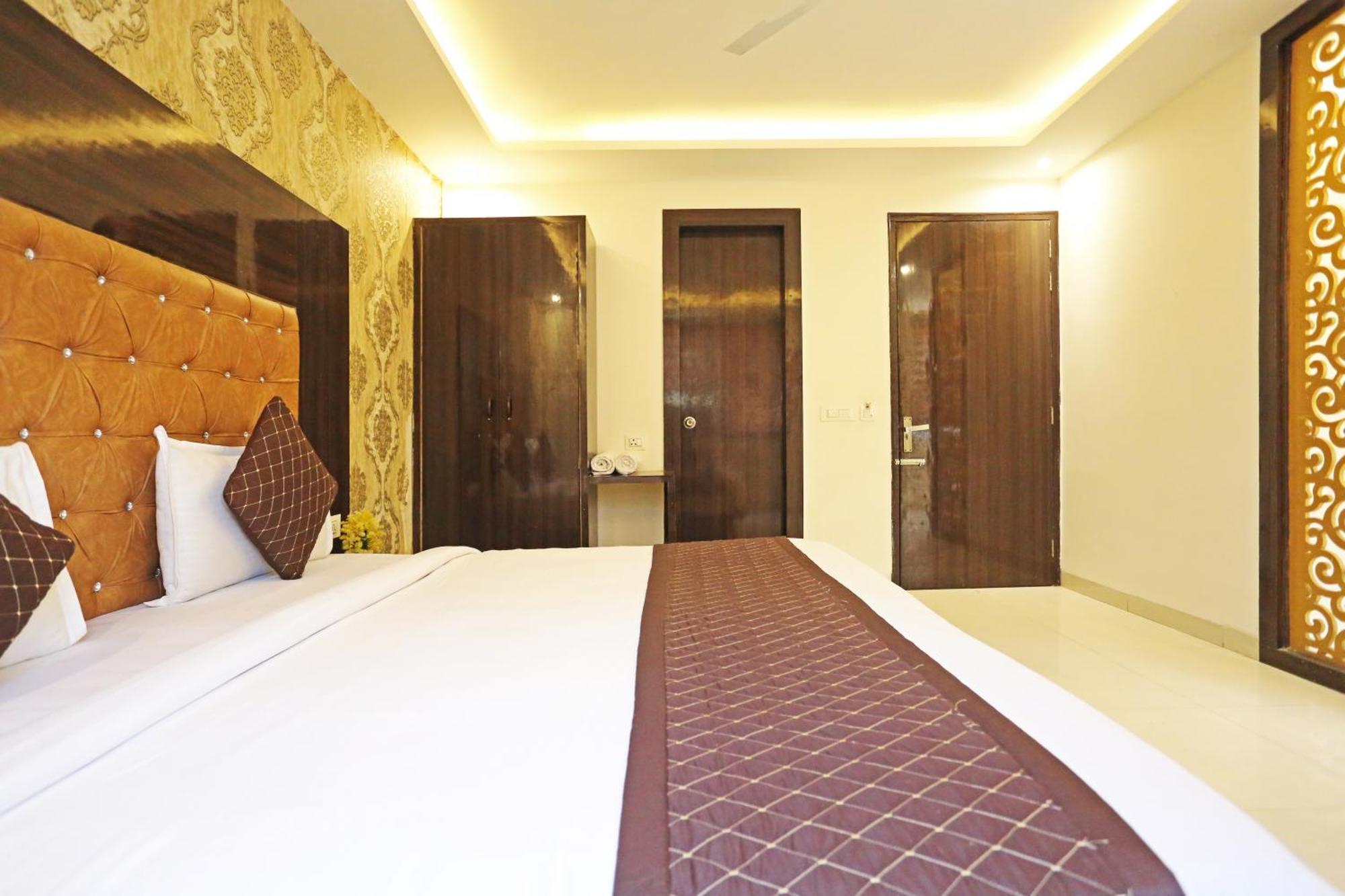 Hotel Grand Iconic Near Igi Airport
