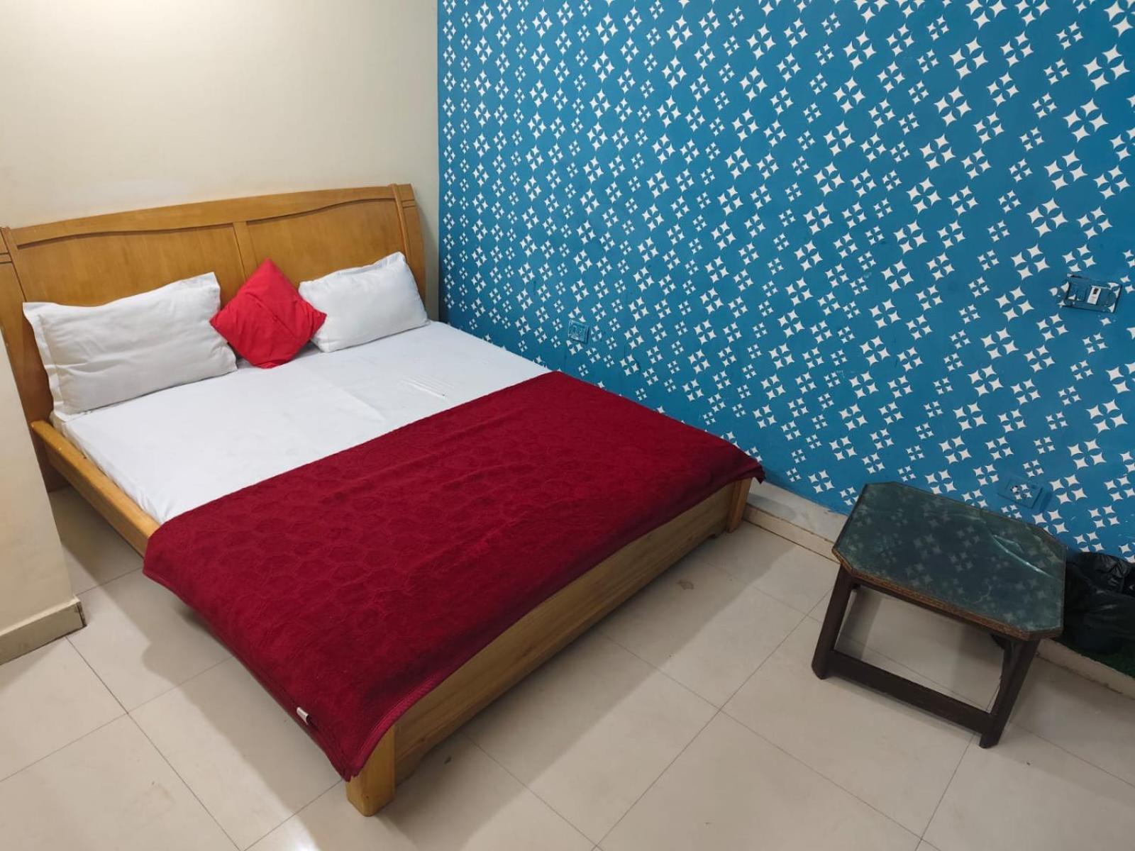 J Joy - Karol Bagh Hotel 3*