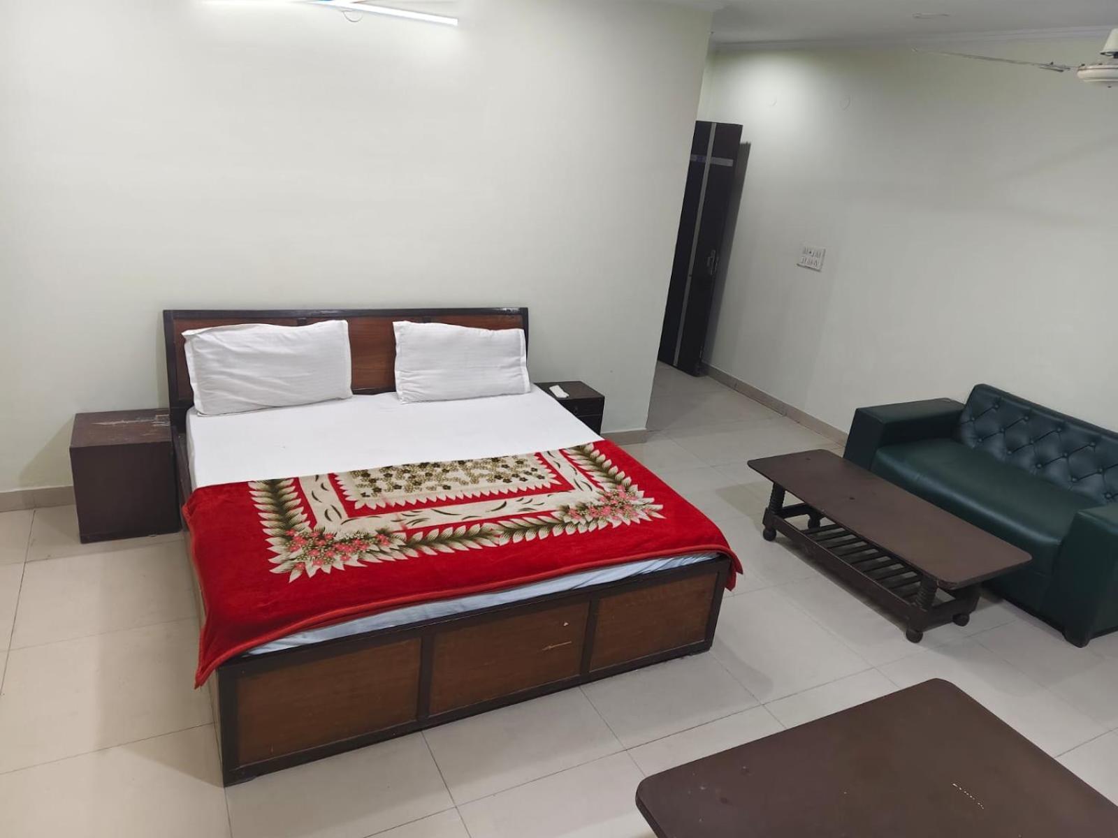 J Joy - Karol Bagh Hotel Delhi (National Capital Territory of India)