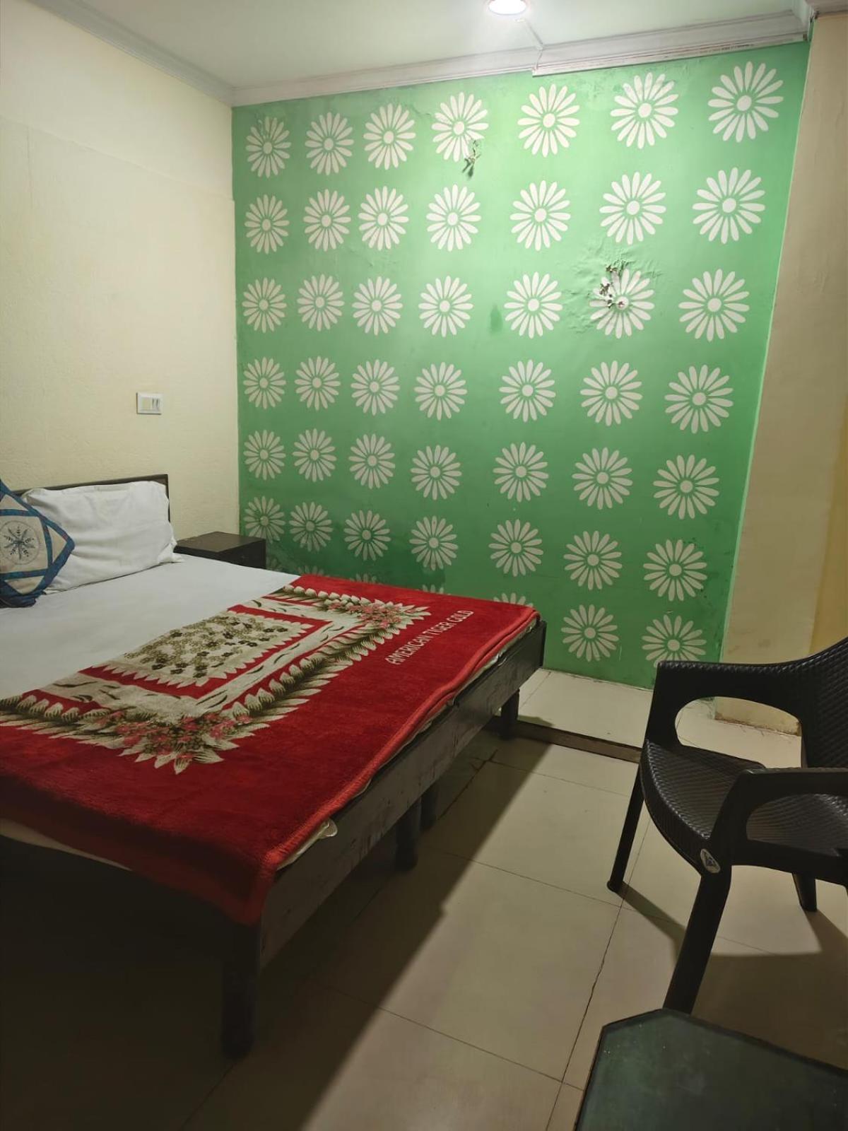 J Joy - Karol Bagh Hotel