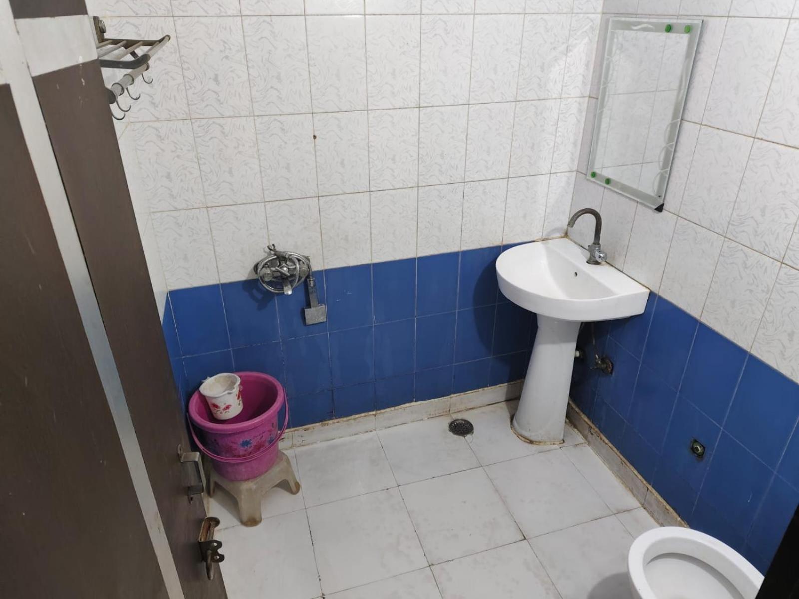 J Joy - Karol Bagh 3*