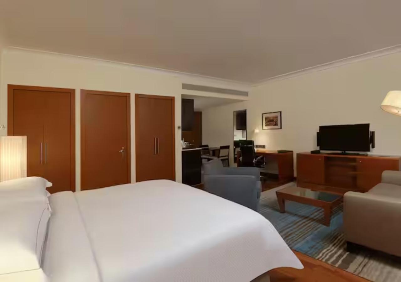Belwoood Near Delhi Airport Hotel 4*