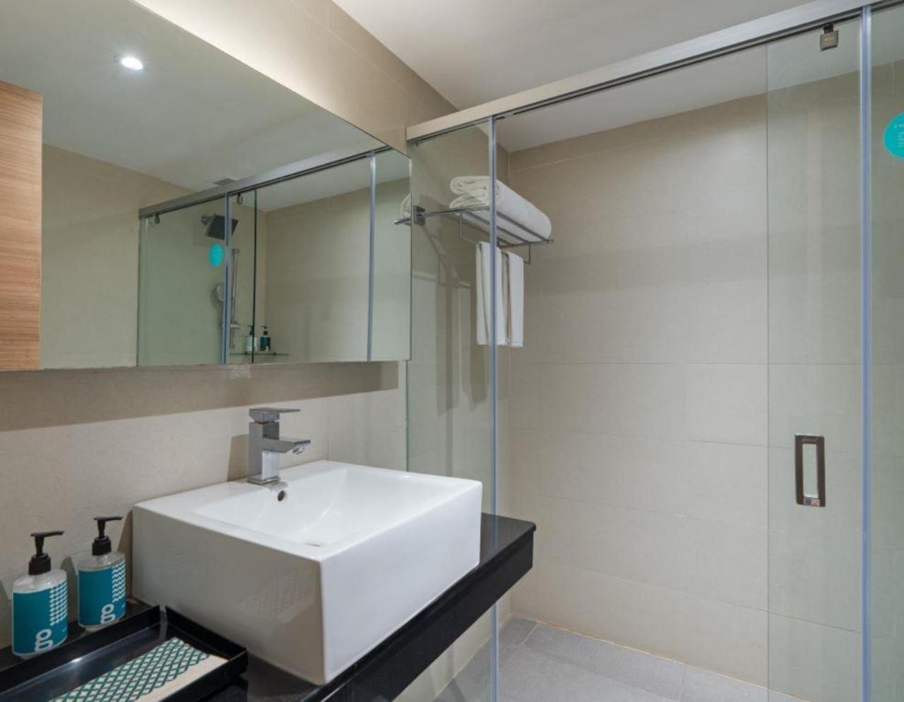 Hotel Pacific Near Delhi Airport 4*