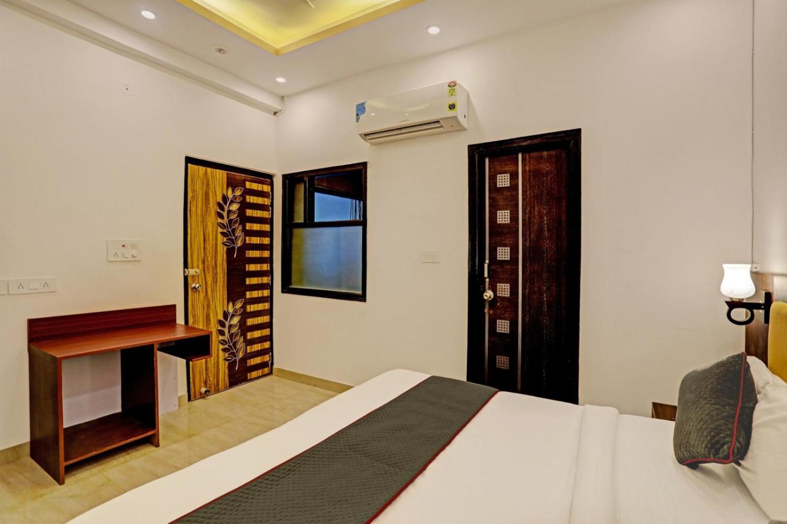 Krone A Family Near Igi Airport Delhi 4*