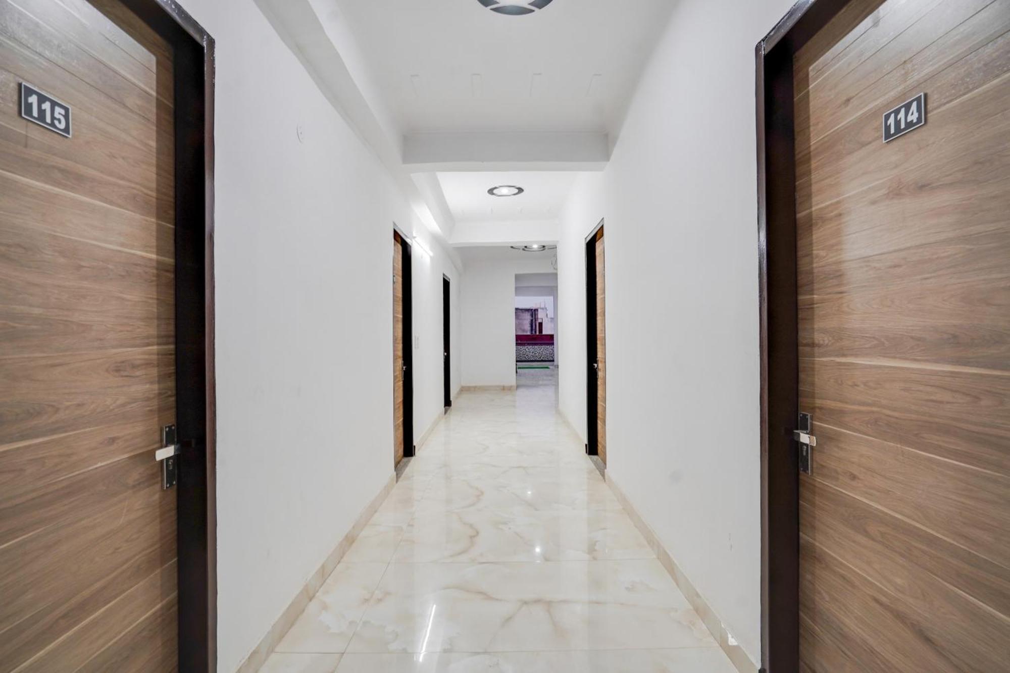 Hotel Super Oyo O Comfort Delhi (National Capital Territory of India)