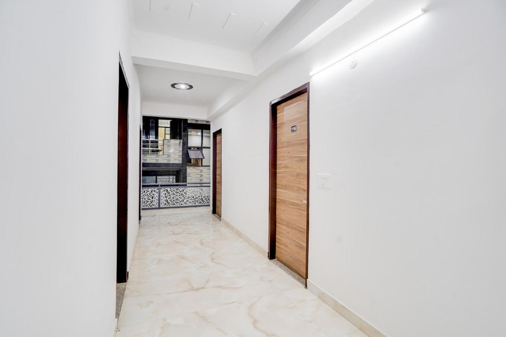 Super Oyo O Comfort Hotel Delhi (National Capital Territory of India)