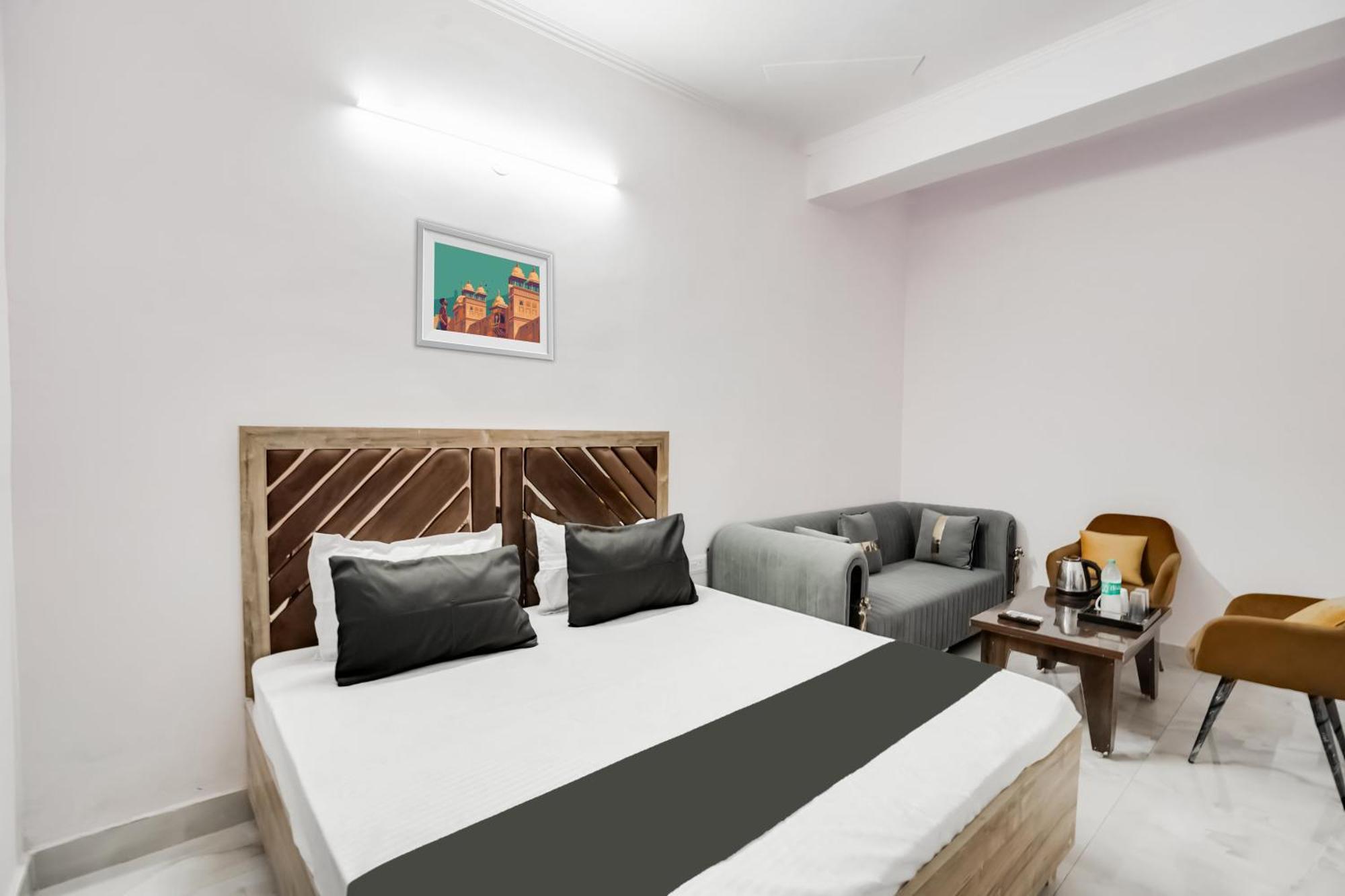 Hotel Super Oyo O Comfort Delhi (National Capital Territory of India)