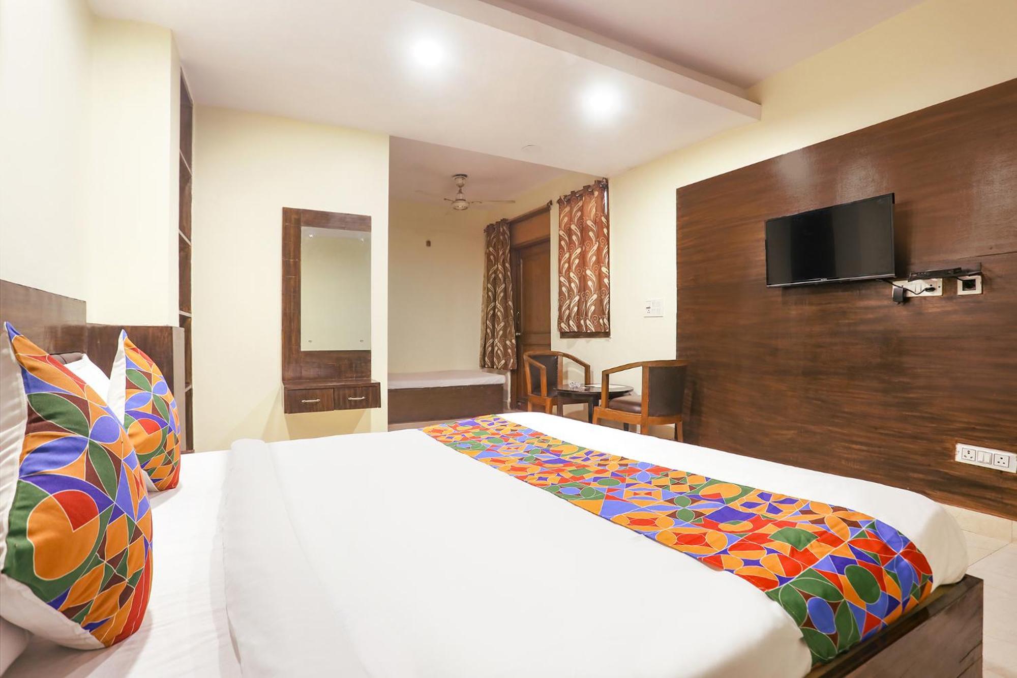 Fabexpress Rajdeep Palace 3*