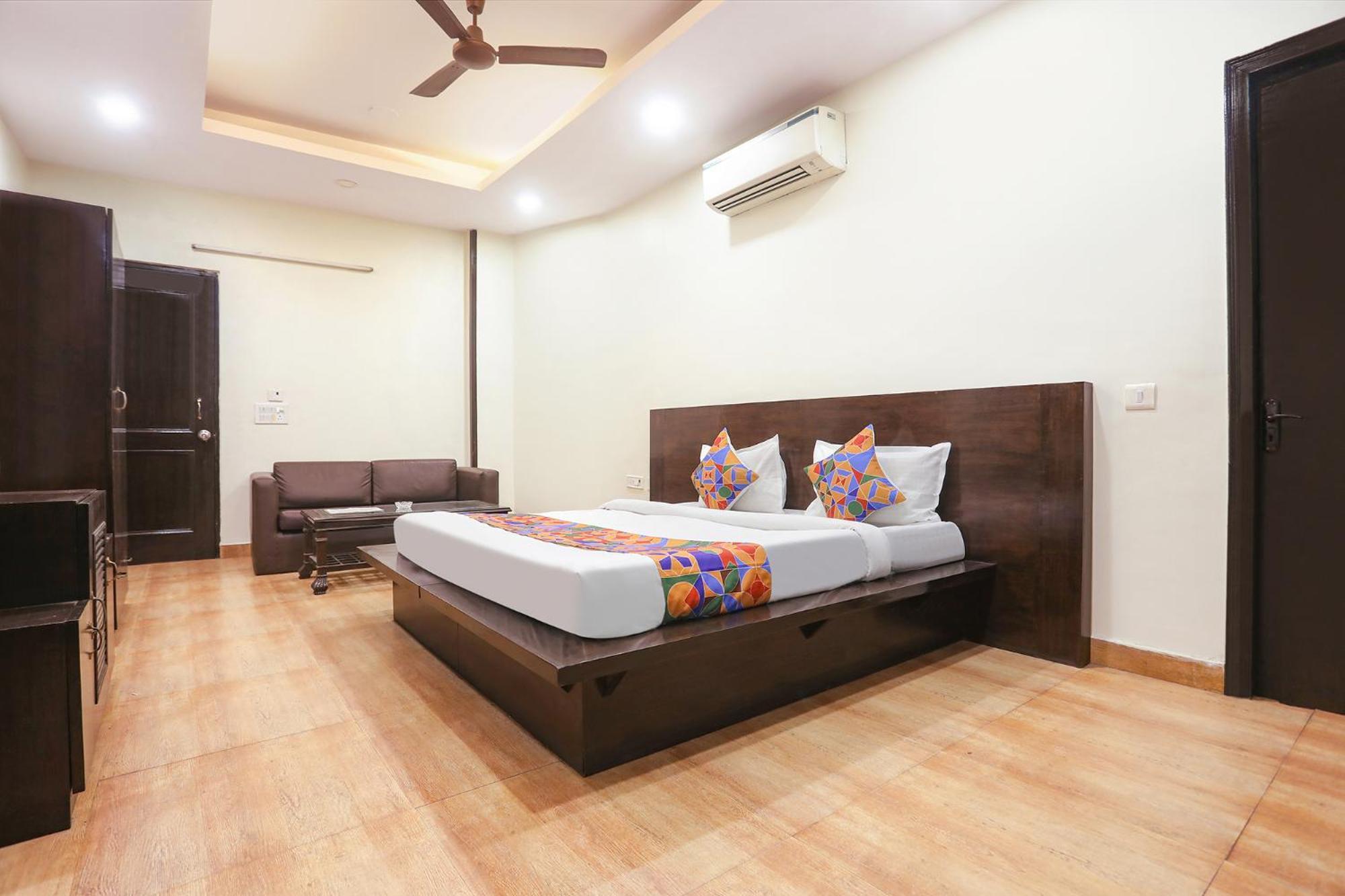 Fabexpress Rajdeep Palace Hotel