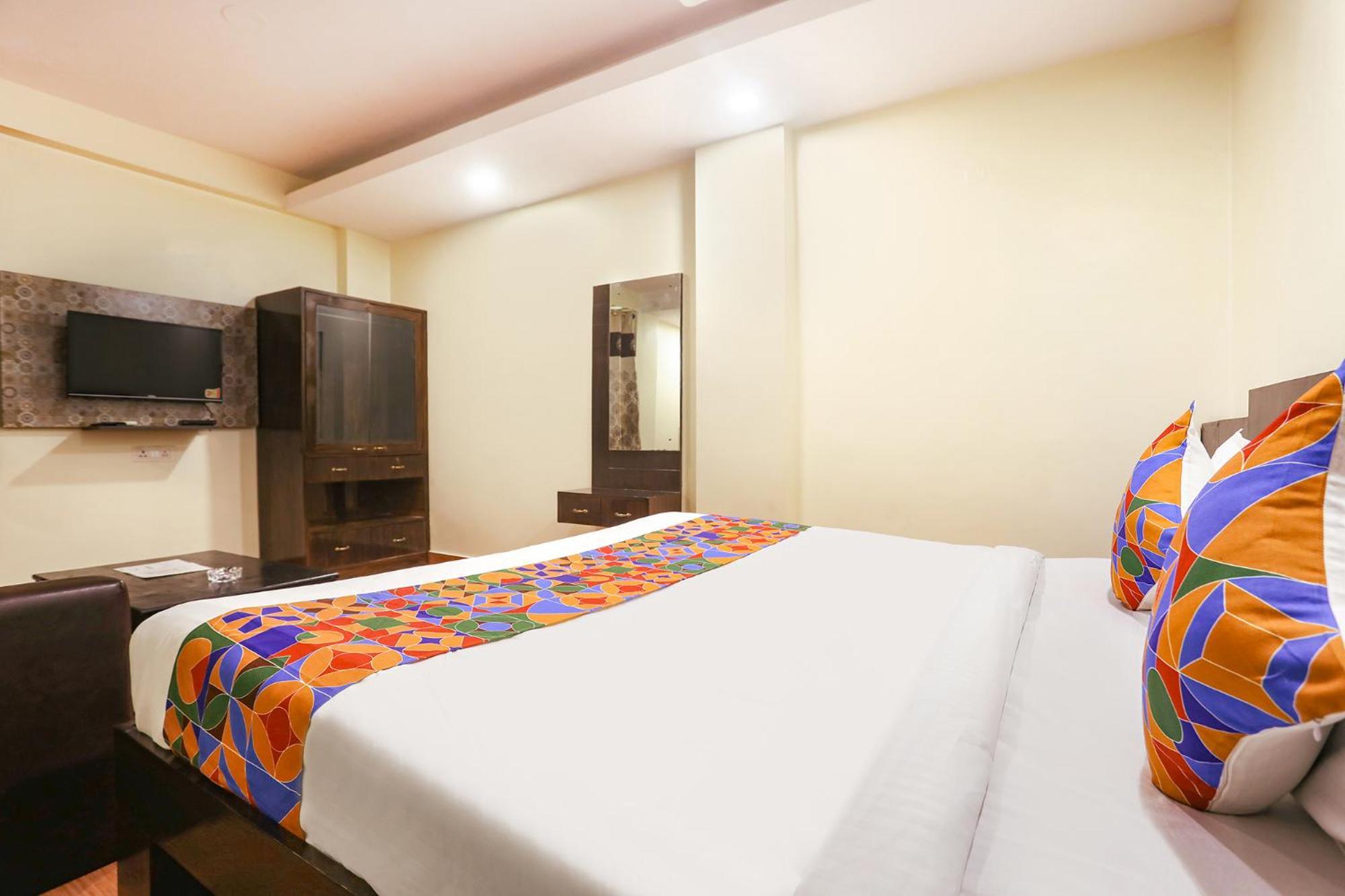 Hotel Fabexpress Rajdeep Palace 3*