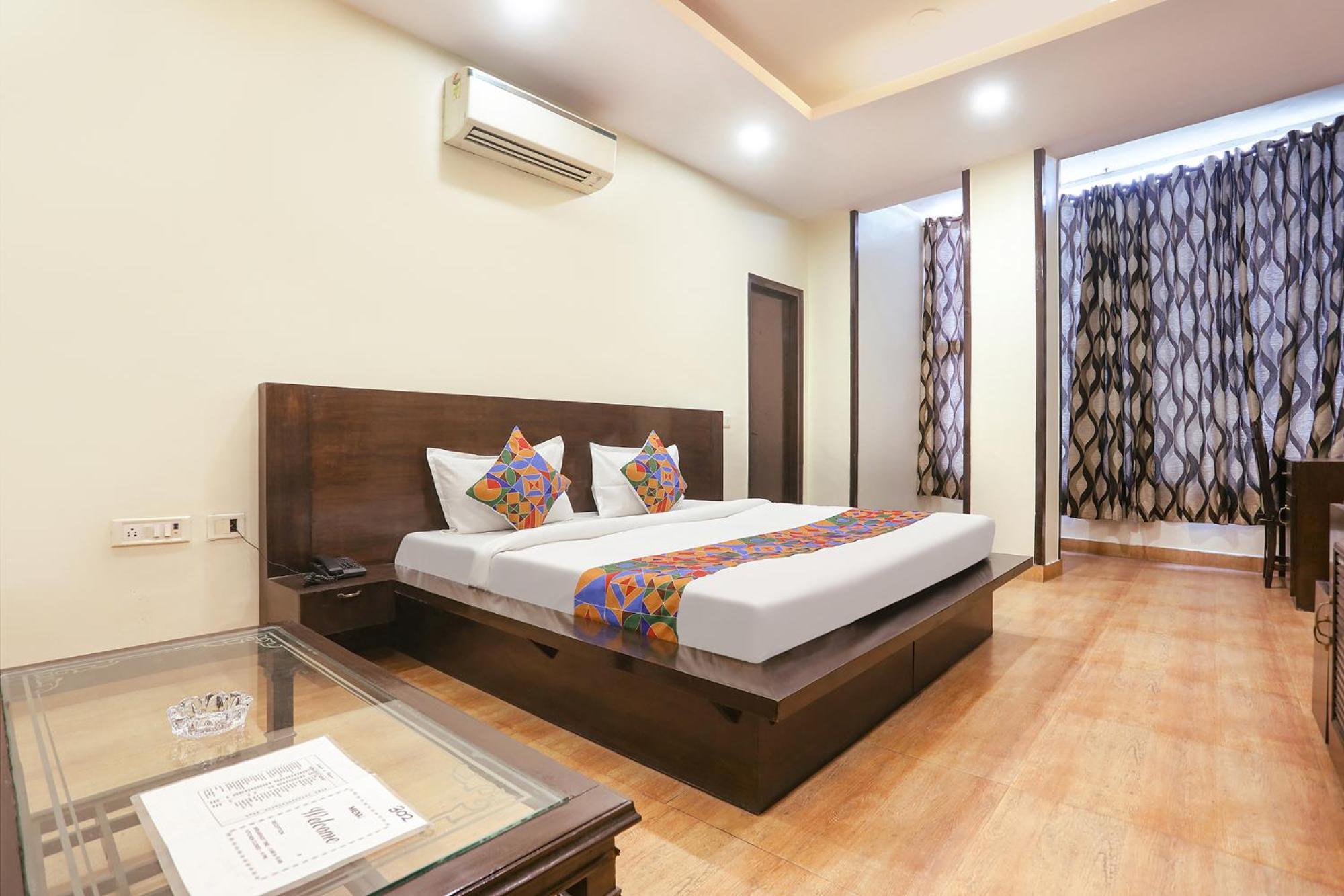 Fabexpress Rajdeep Palace New Delhi