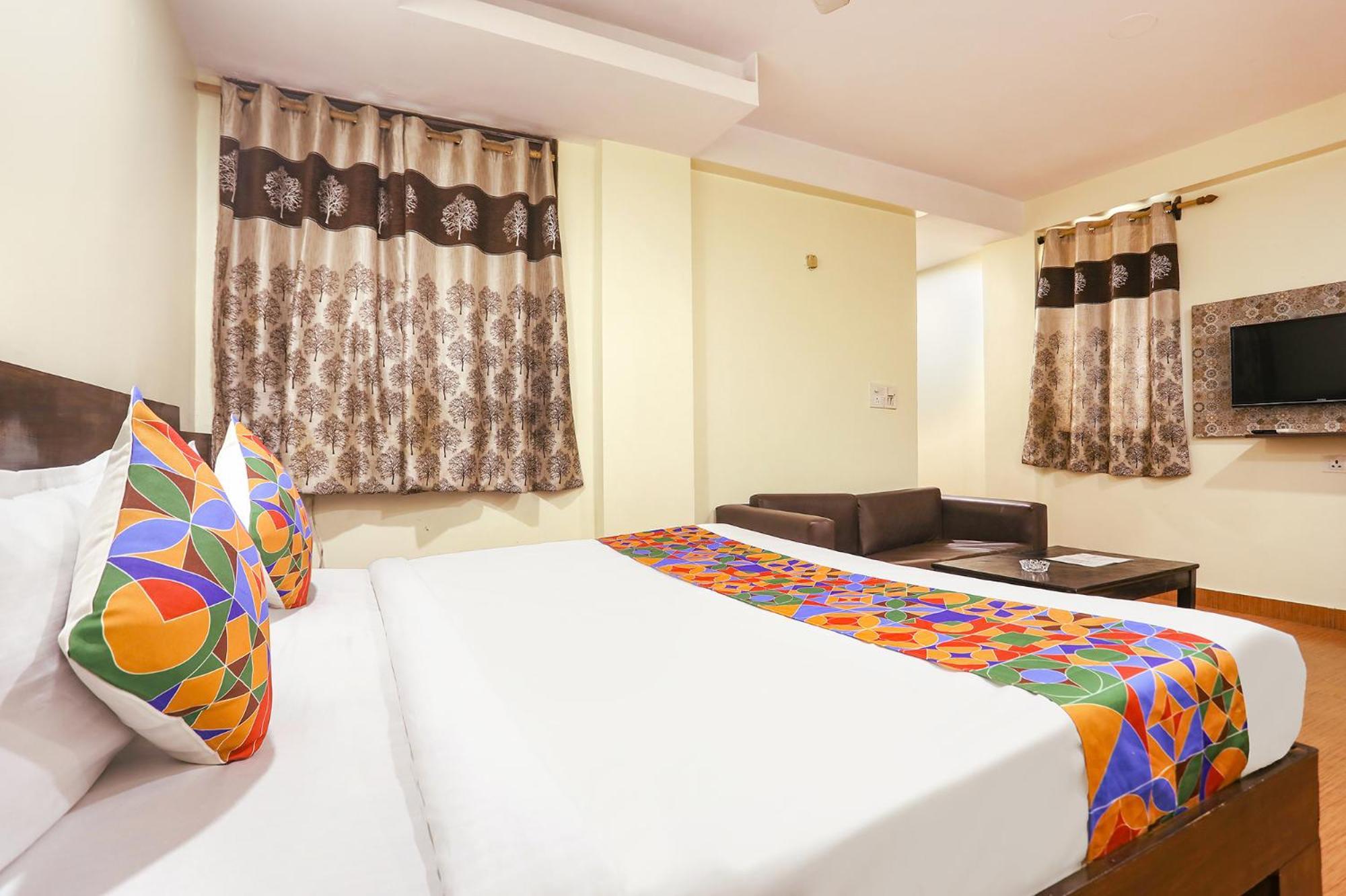 Fabexpress Rajdeep Palace New Delhi