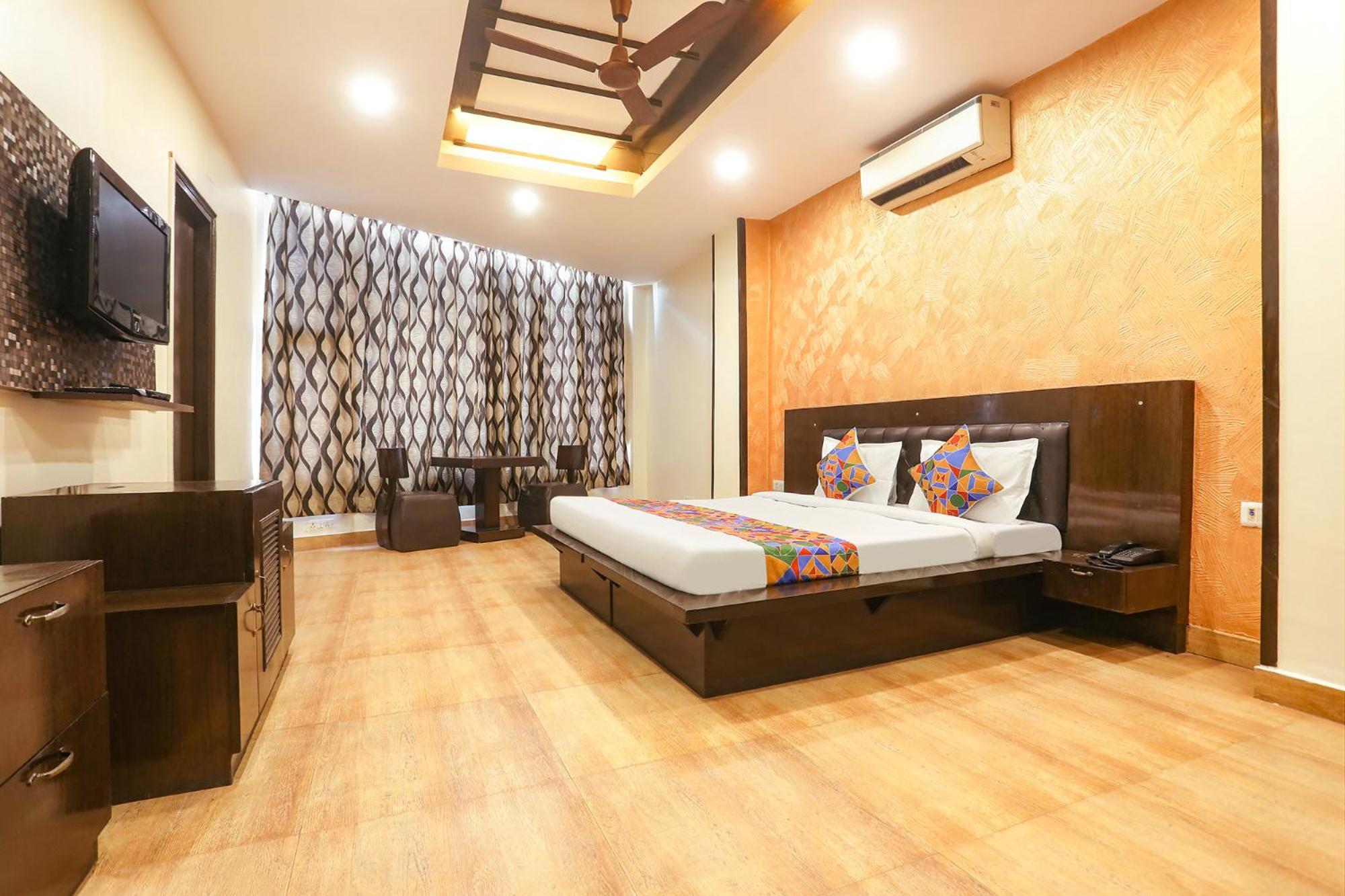 Fabexpress Rajdeep Palace 3*