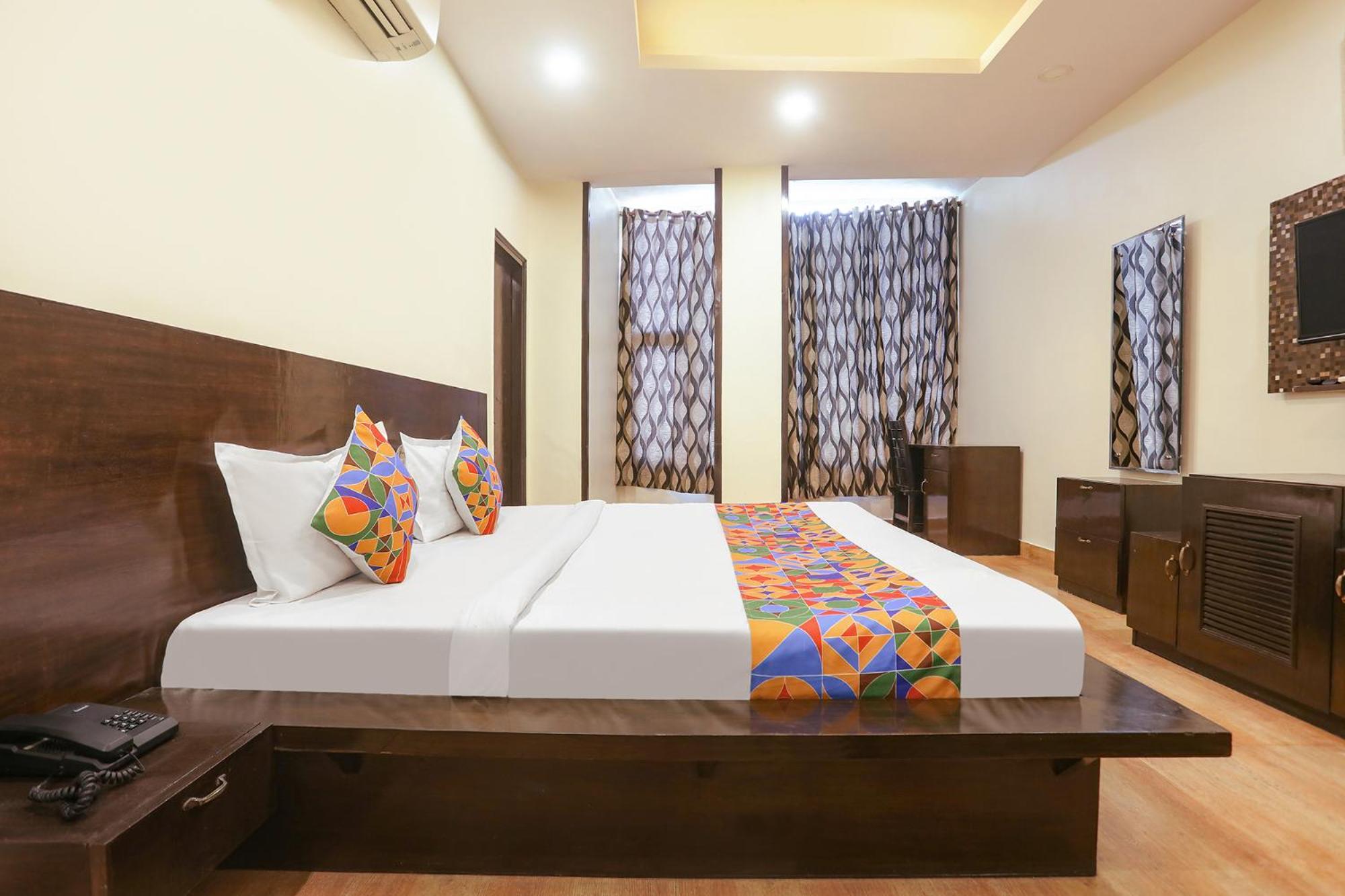 Hotel Fabexpress Rajdeep Palace 3*