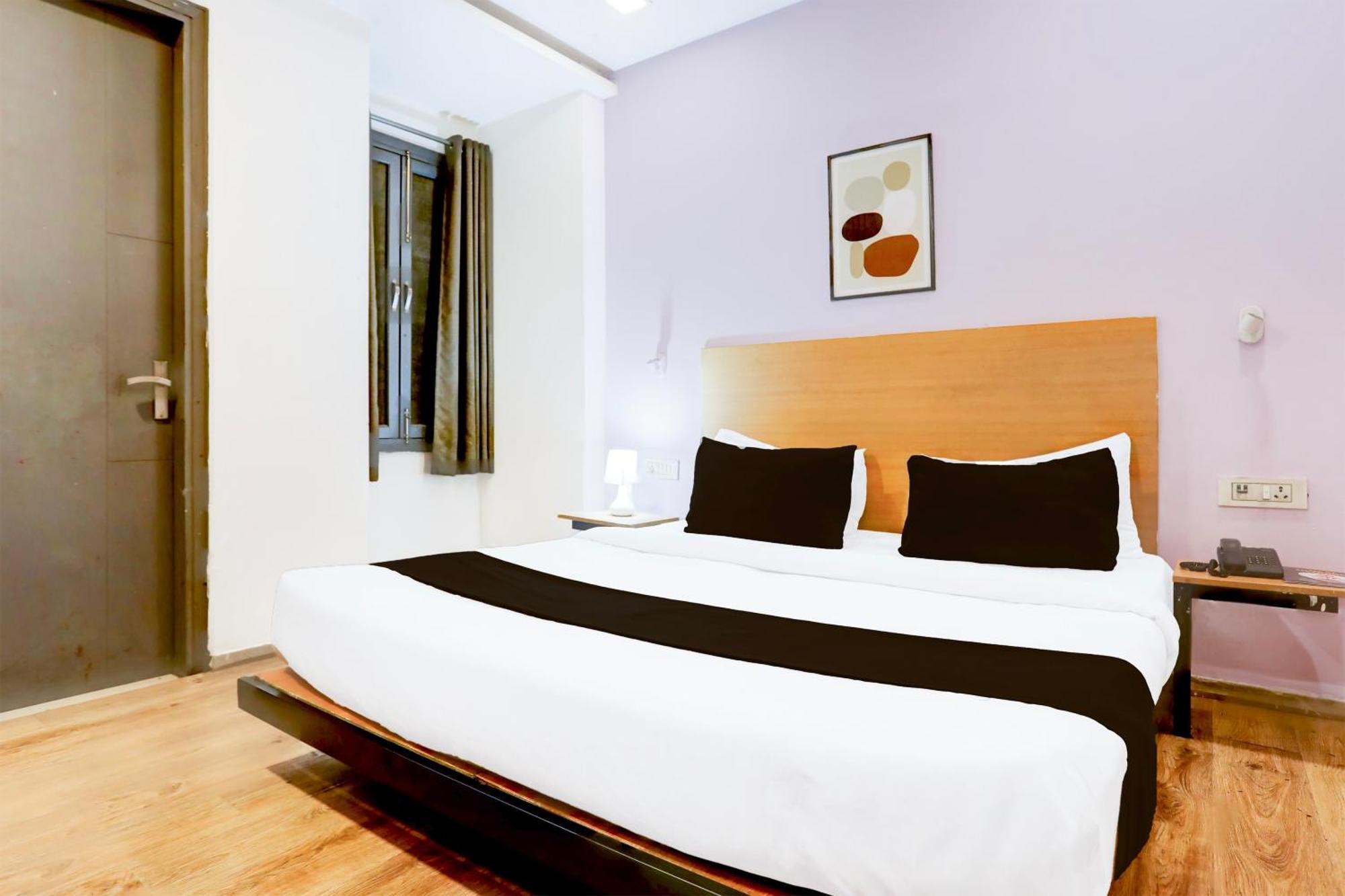 Super Townhouse Rohini Sector 24 4* Delhi (National Capital Territory of India)