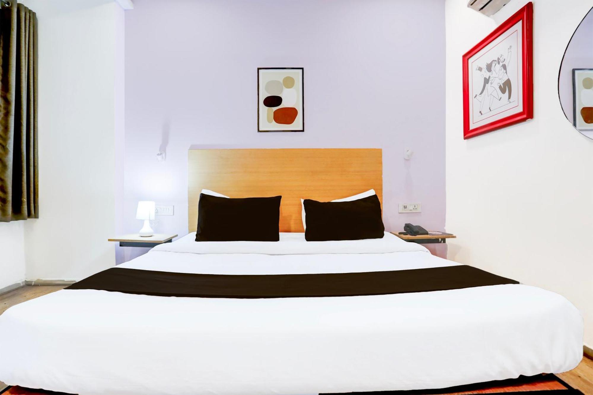 Super Townhouse Rohini Sector 24 Hotel