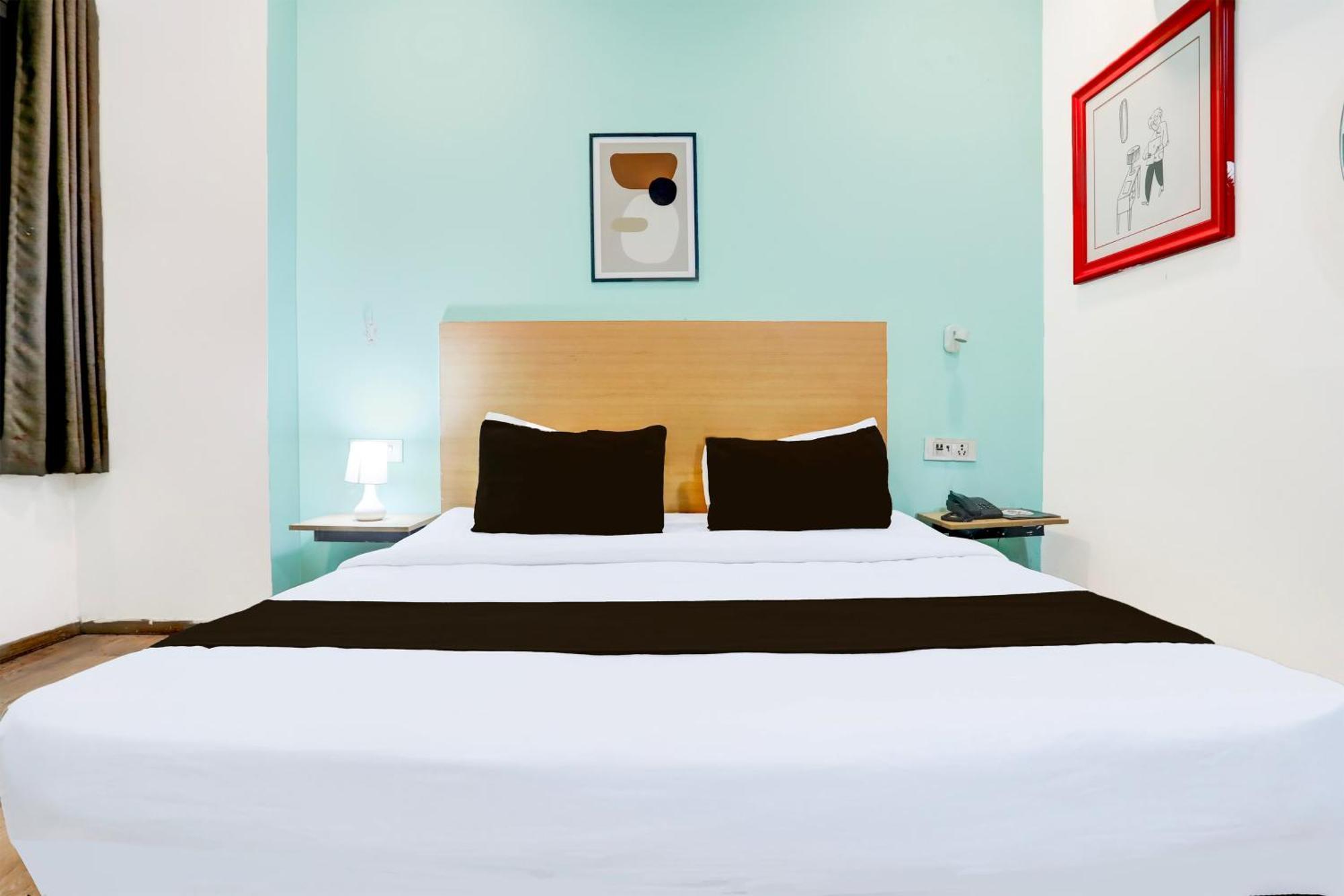 Hotel Super Townhouse Rohini Sector 24