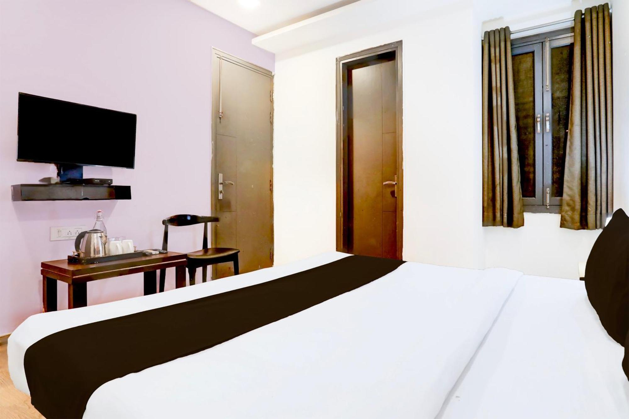 Super Townhouse Rohini Sector 24 4* Delhi (National Capital Territory of India)