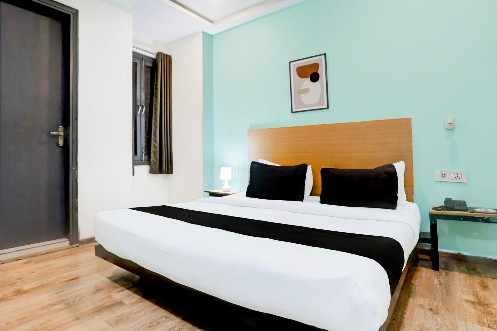 Super Townhouse Rohini Sector 24 Hotel