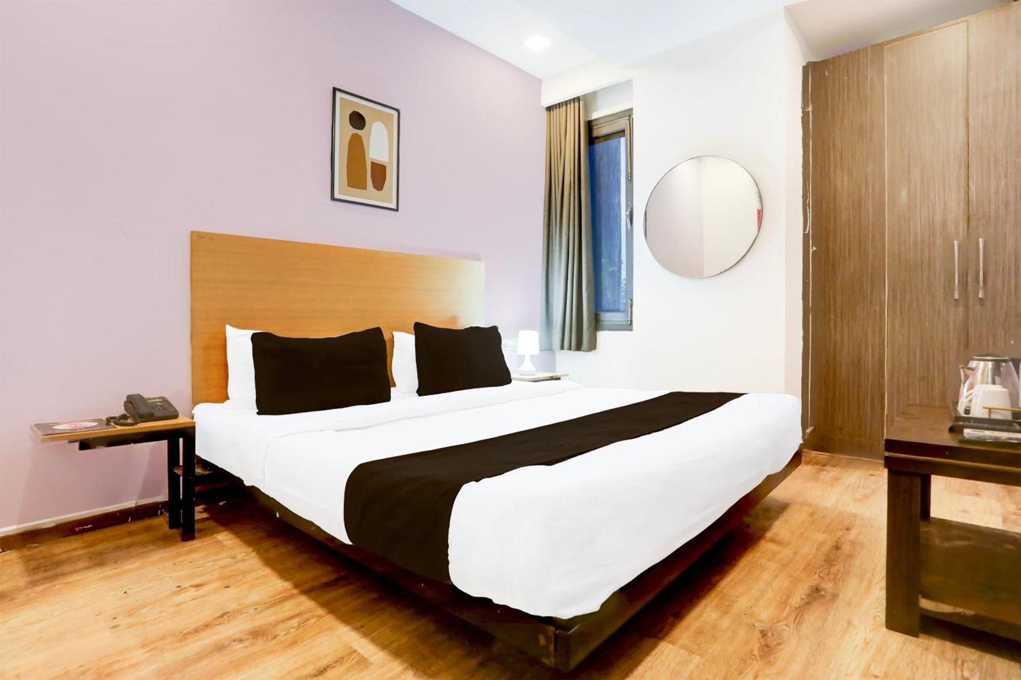 Super Townhouse Rohini Sector 24 Hotel