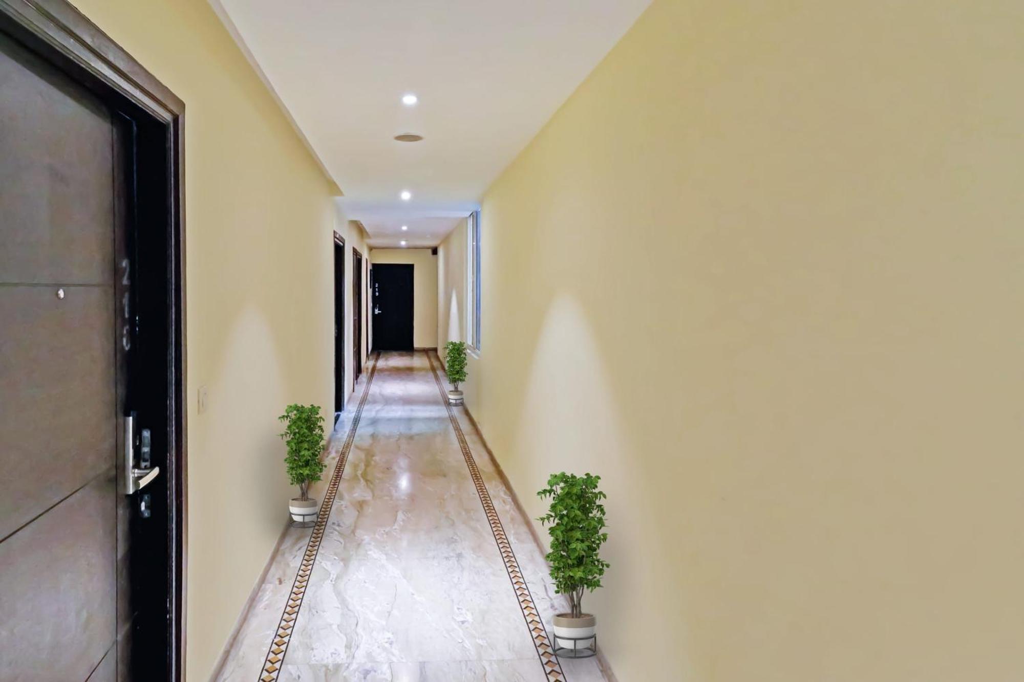 Hotel O Grand Luxury New Delhi