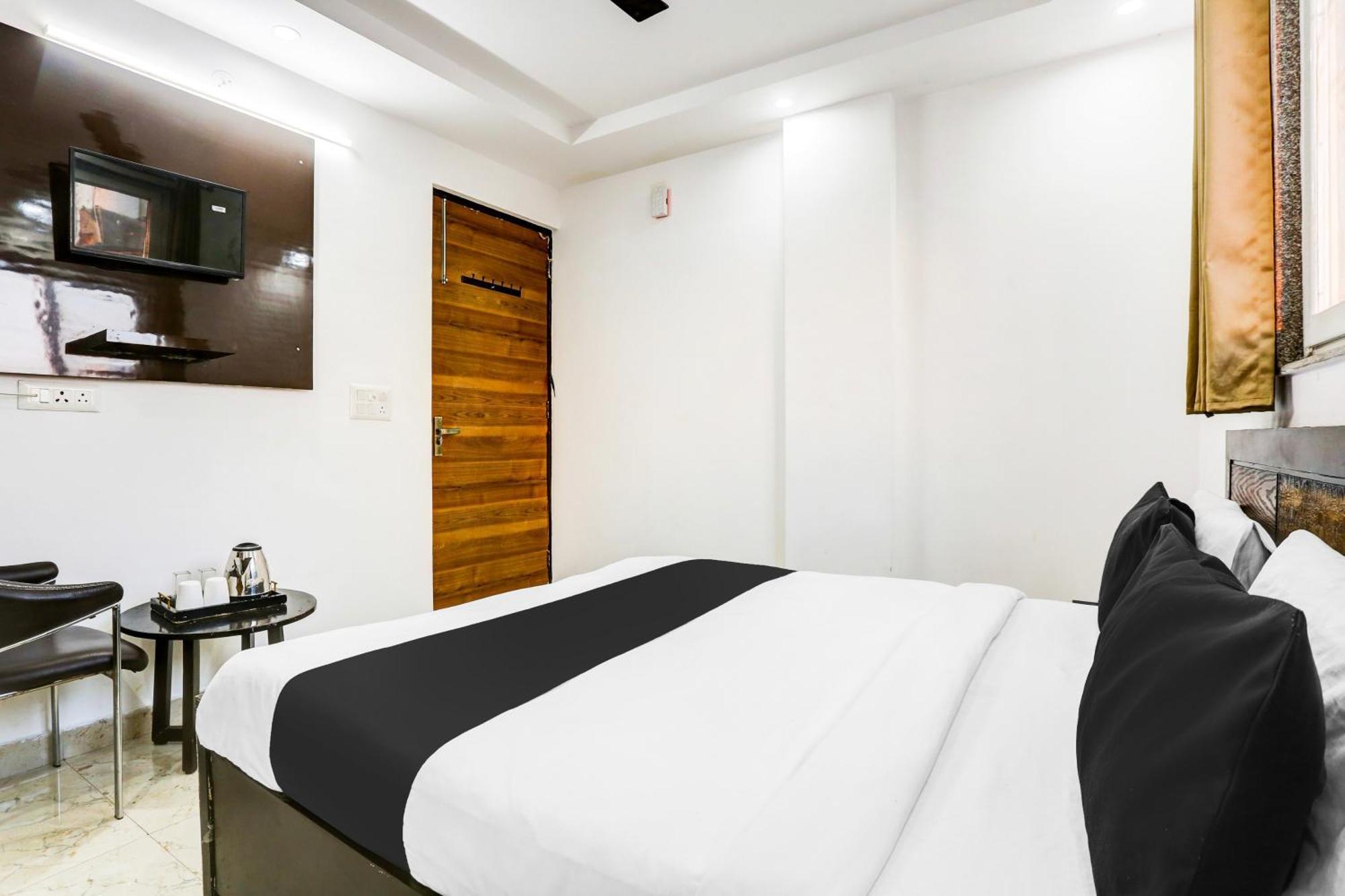 O International Hotel *