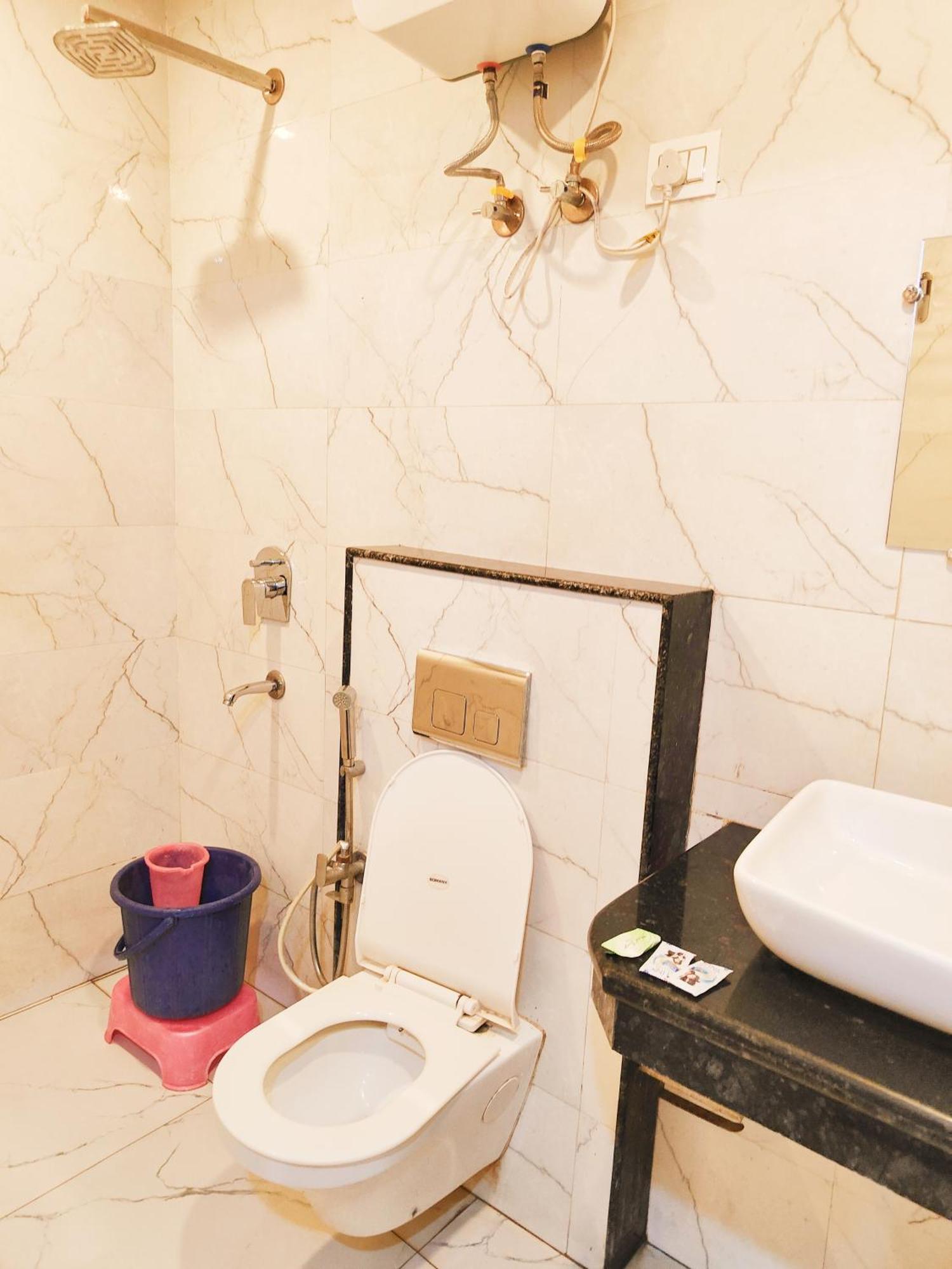 Hotel Tela International Near Delhi Igi Airport