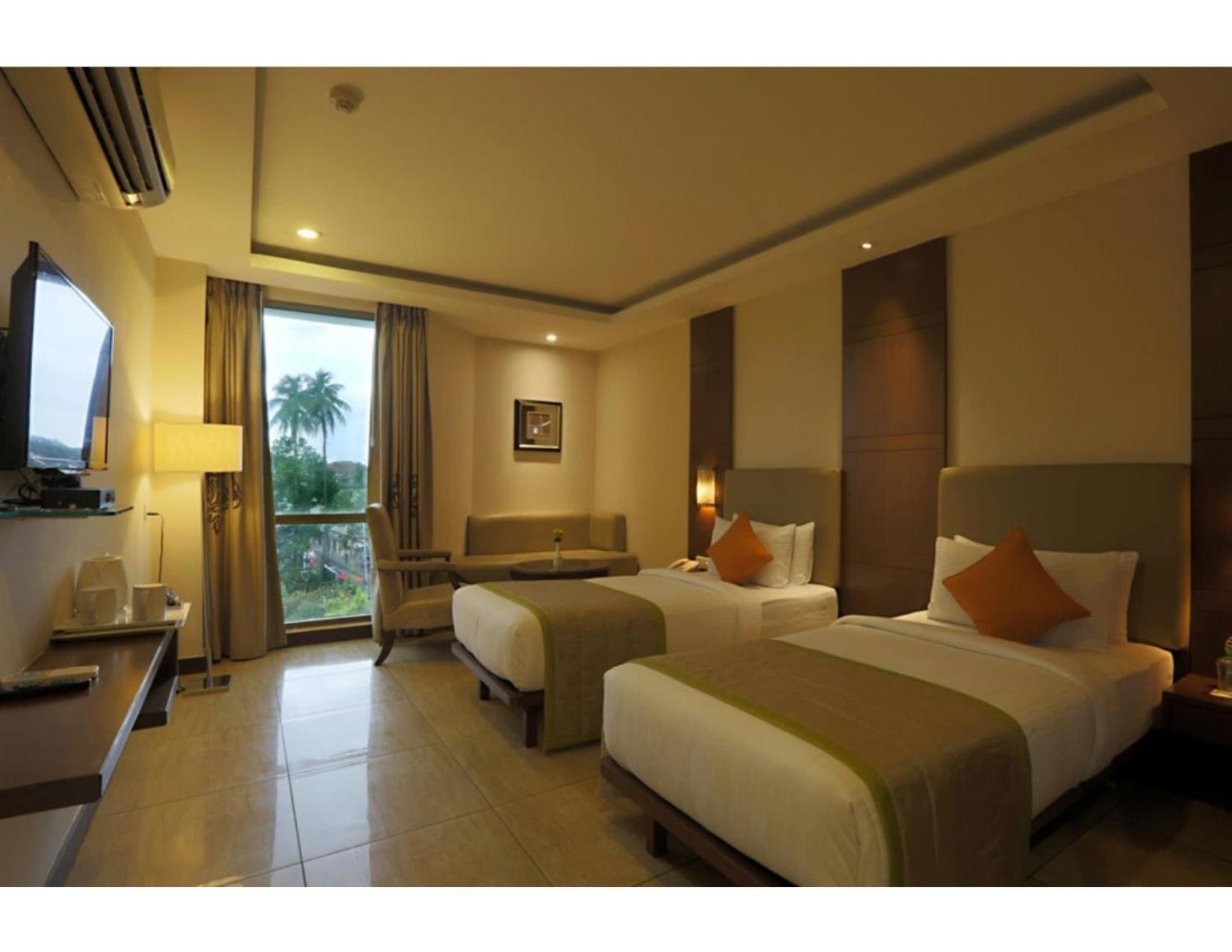 Cardinal Express Oxmo Delhi Airport Hotel New Delhi
