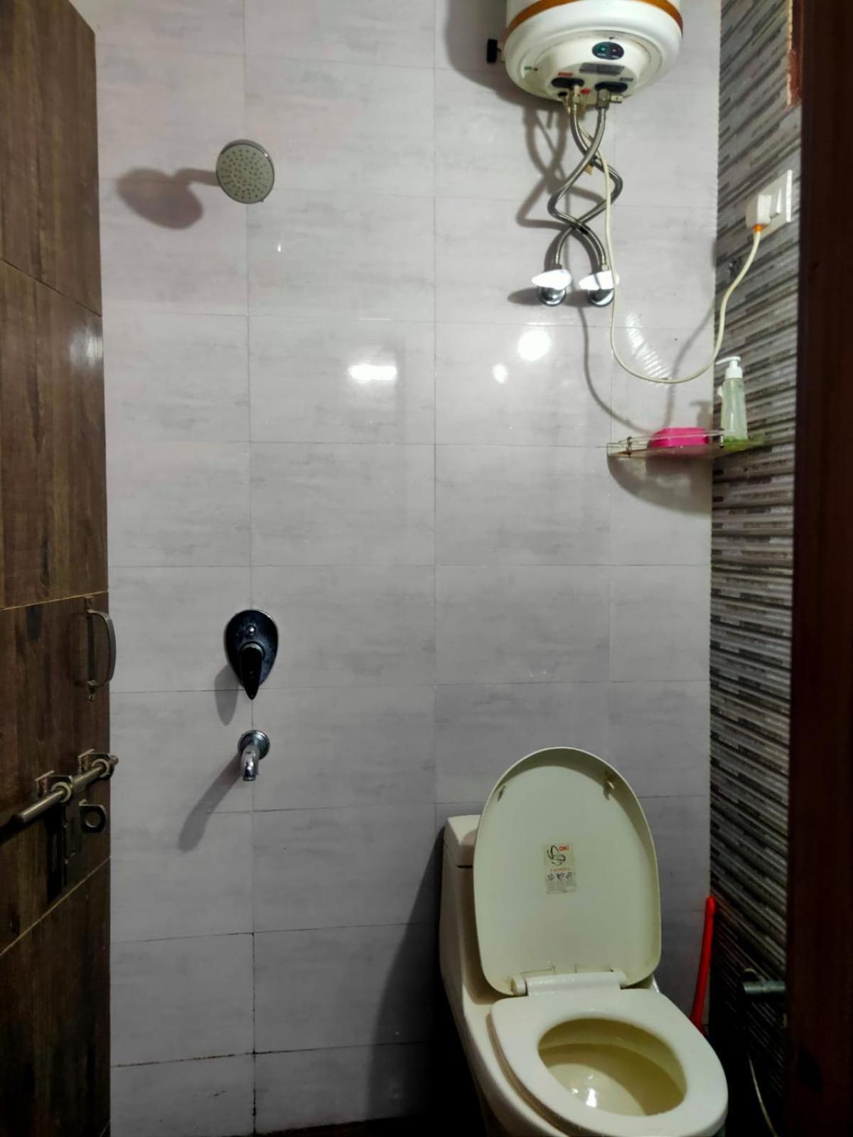 Guest house Cosy Rooms-bygf,near Chanakyapuri Embassies,delhi 3*