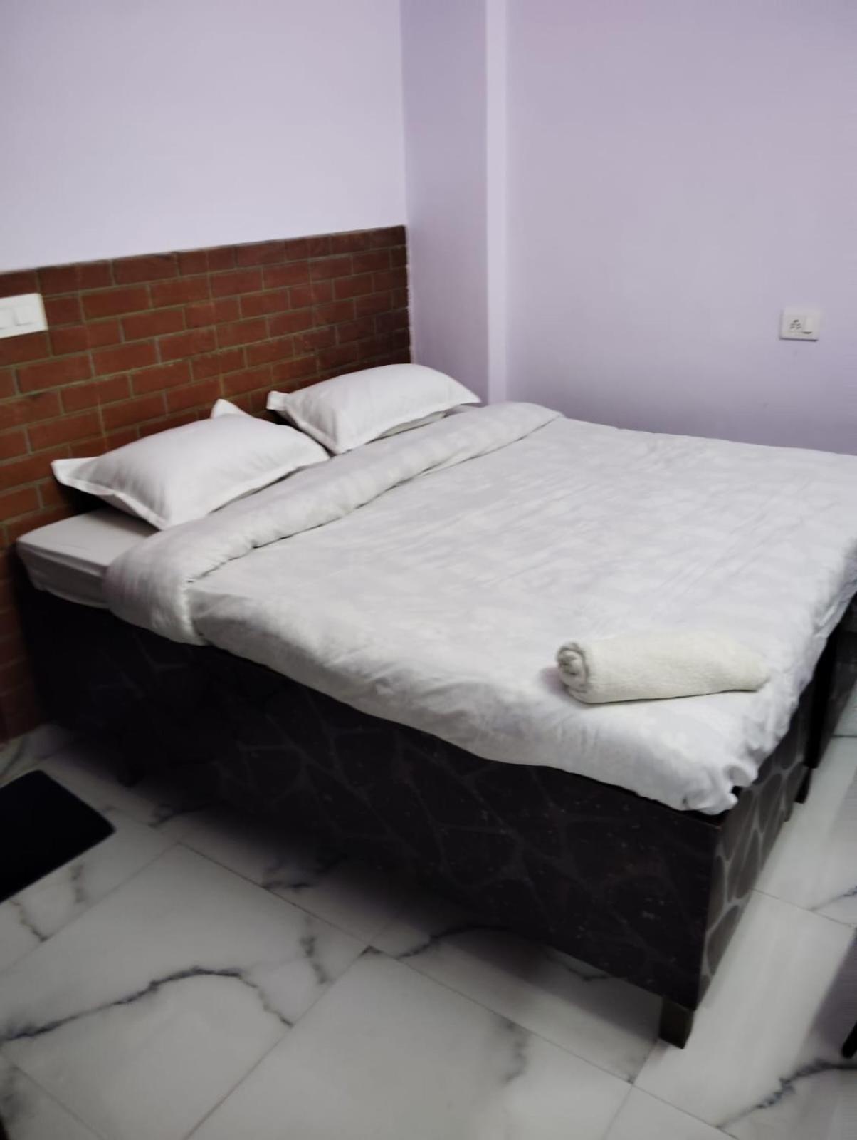 Guest house Cosy Rooms-bygf,near Chanakyapuri Embassies,delhi New Delhi