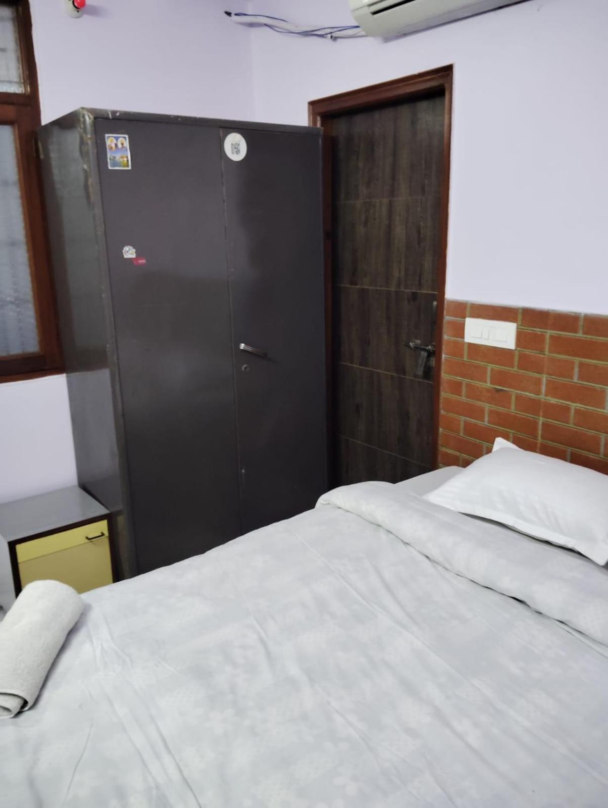 Cosy Rooms-bygf,near Chanakyapuri Embassies,delhi Guest house New Delhi