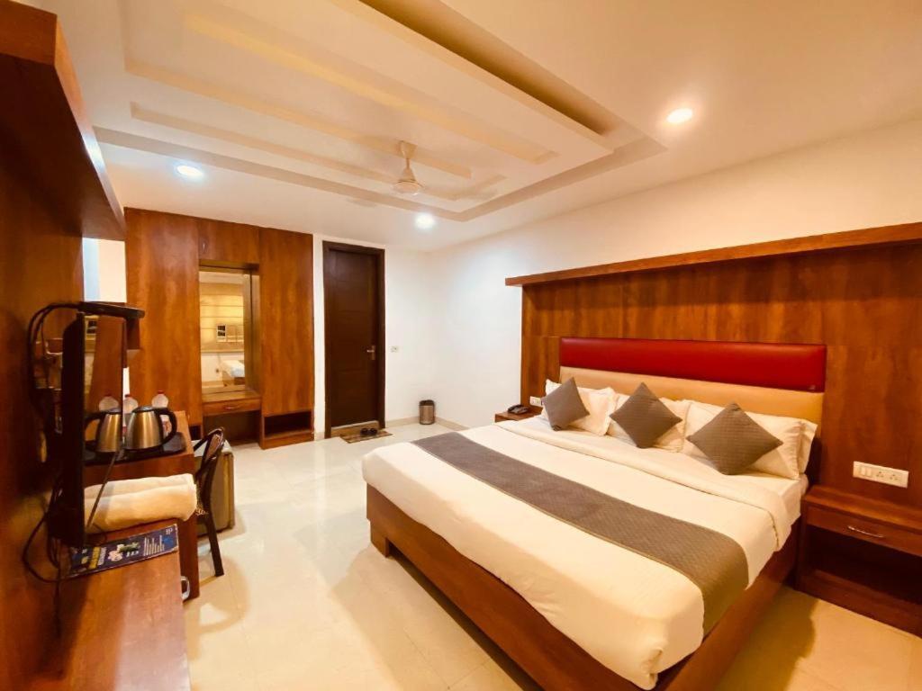 Happy Plaza Hotel 3*