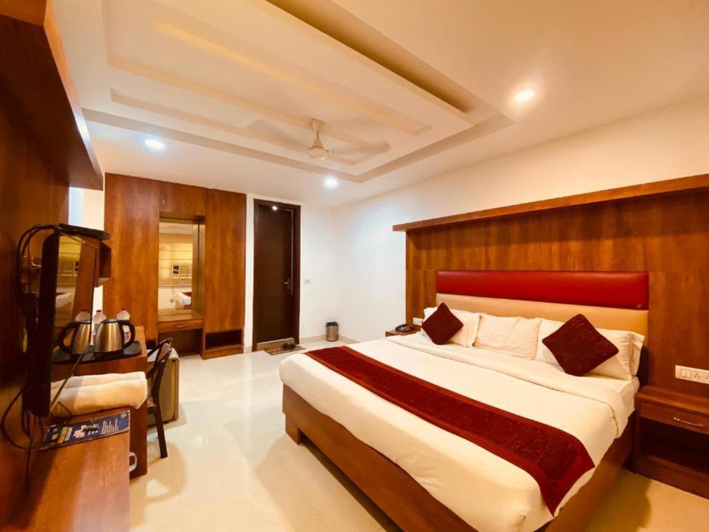 Happy Plaza Hotel New Delhi