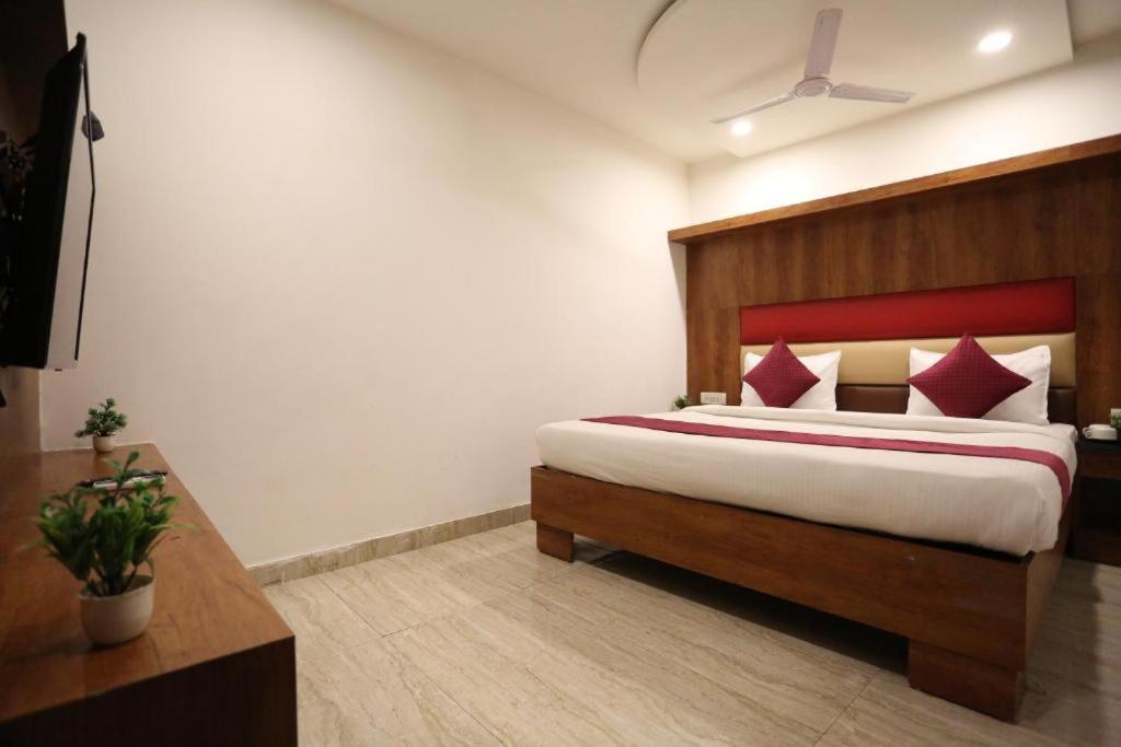 Hotel Happy Plaza New Delhi