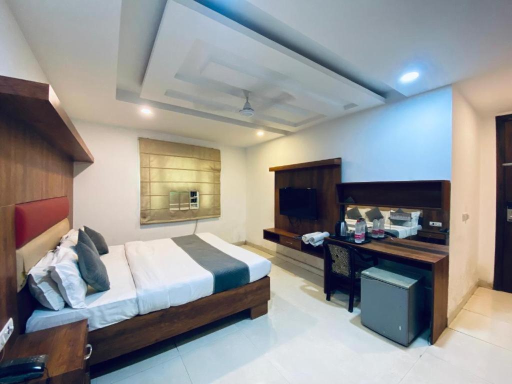 Happy Plaza Hotel 3*