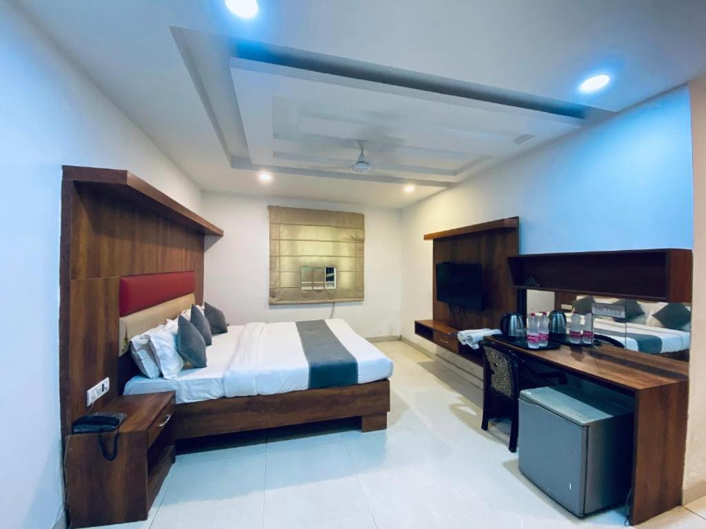 Happy Plaza Hotel 3*