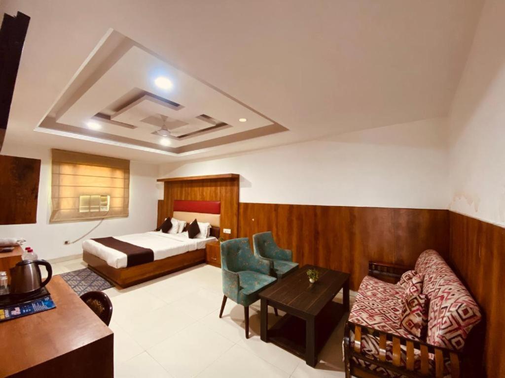 Happy Plaza Hotel New Delhi