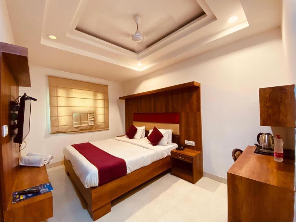 Happy Plaza Hotel 3*
